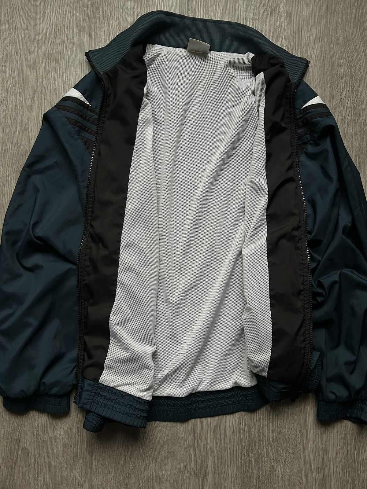Adidas × Vintage Jacket 🧥 Adidas 🔘 Vintage 🔘 Streetwear 🔘 Sportswear 🔘 Size US L / EU 52-54 / 3 - 7 Thumbnail