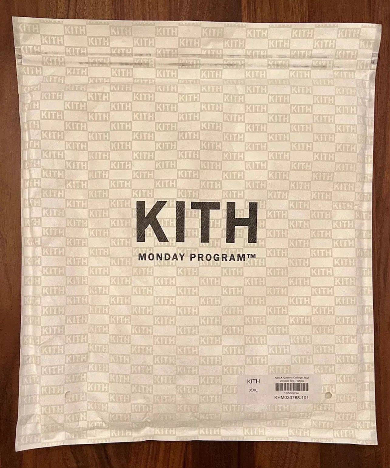 Kith × Russell Athletic Kith & Russell Athletic CUNY Queens College Jazz Vintage tee Size US XXL / EU 58 / 5 - 5 Thumbnail