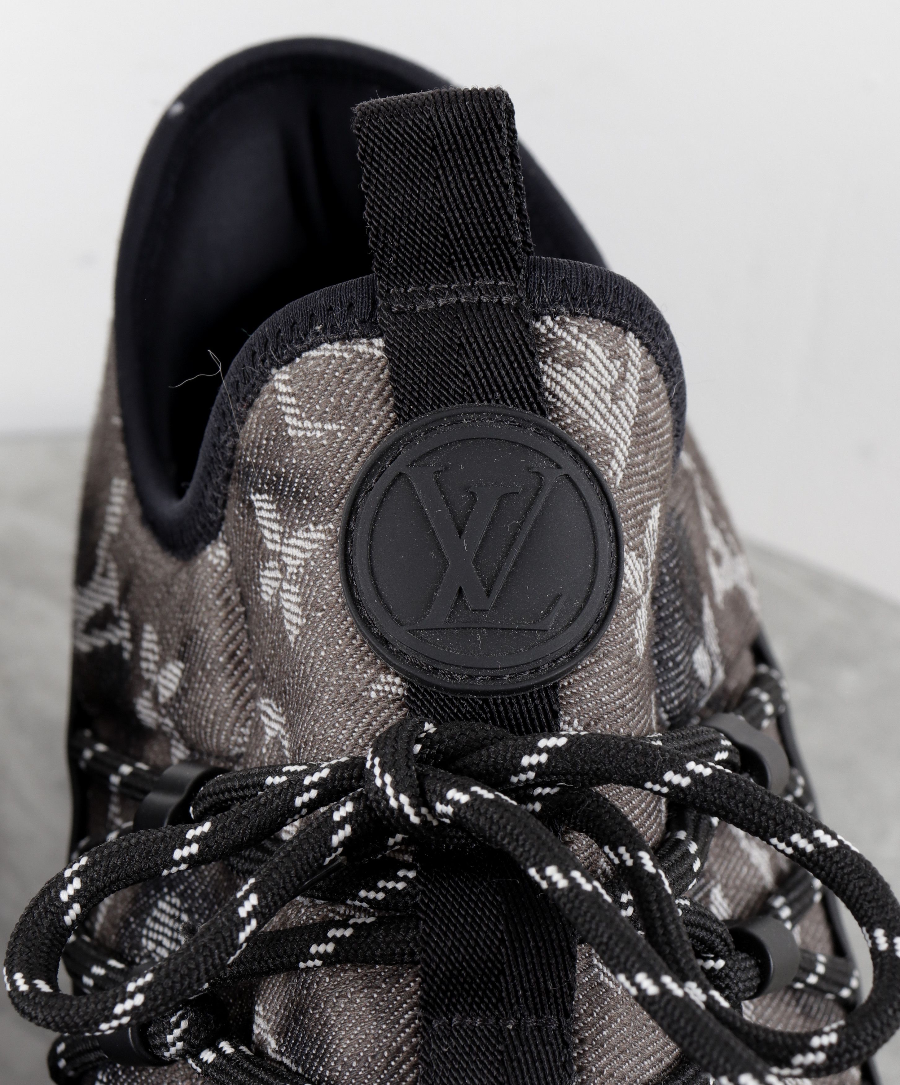 Louis Vuitton Louis Vuitton Fastlane Denim Black Monogram Sneakers Size US 9.5 / EU 42-43 - 3 Thumbnail