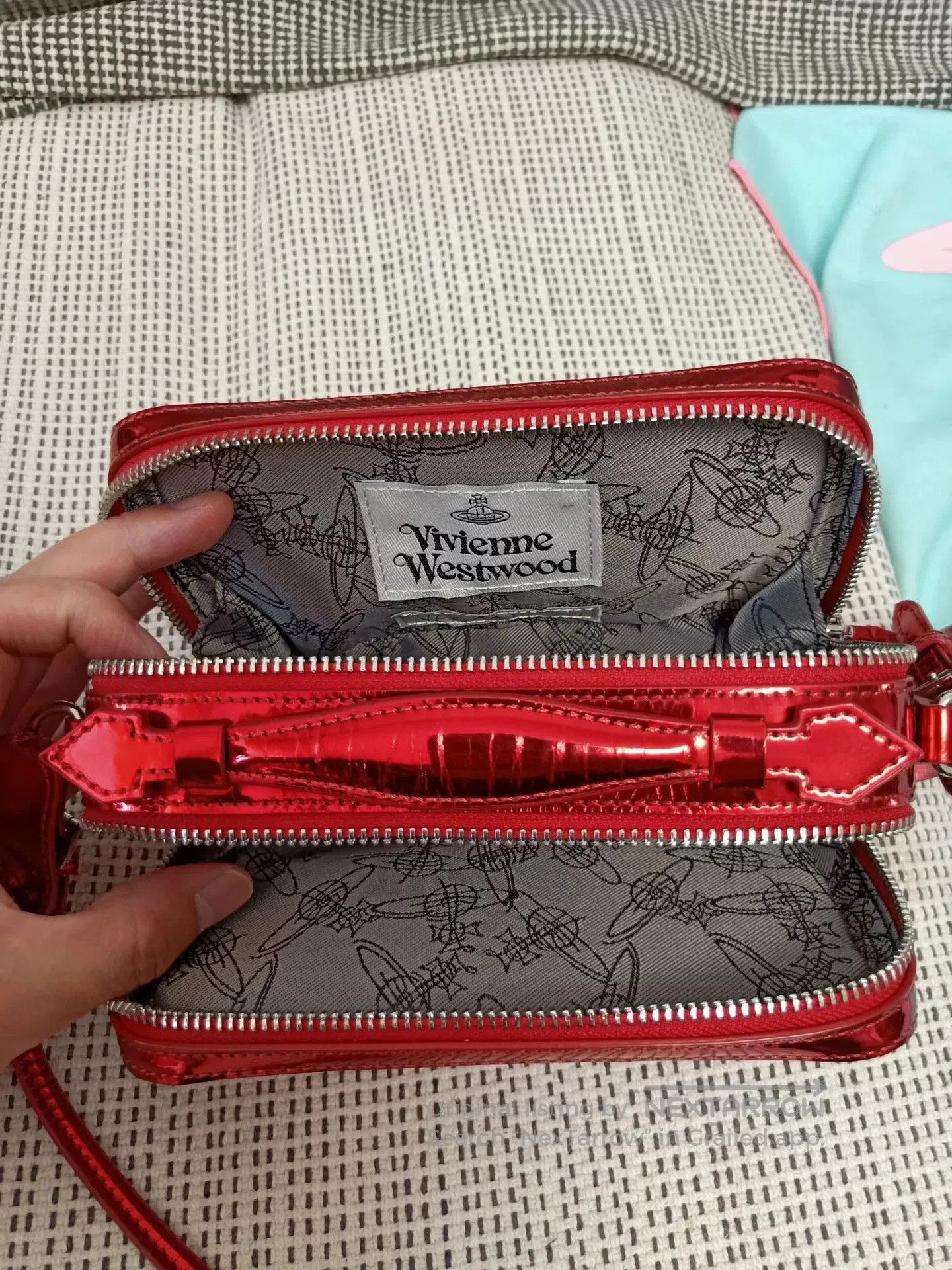 Vivienne Westwood Red Patent Leather Saturn Logo Crossbody Bag. Size ONE SIZE - 8 Thumbnail
