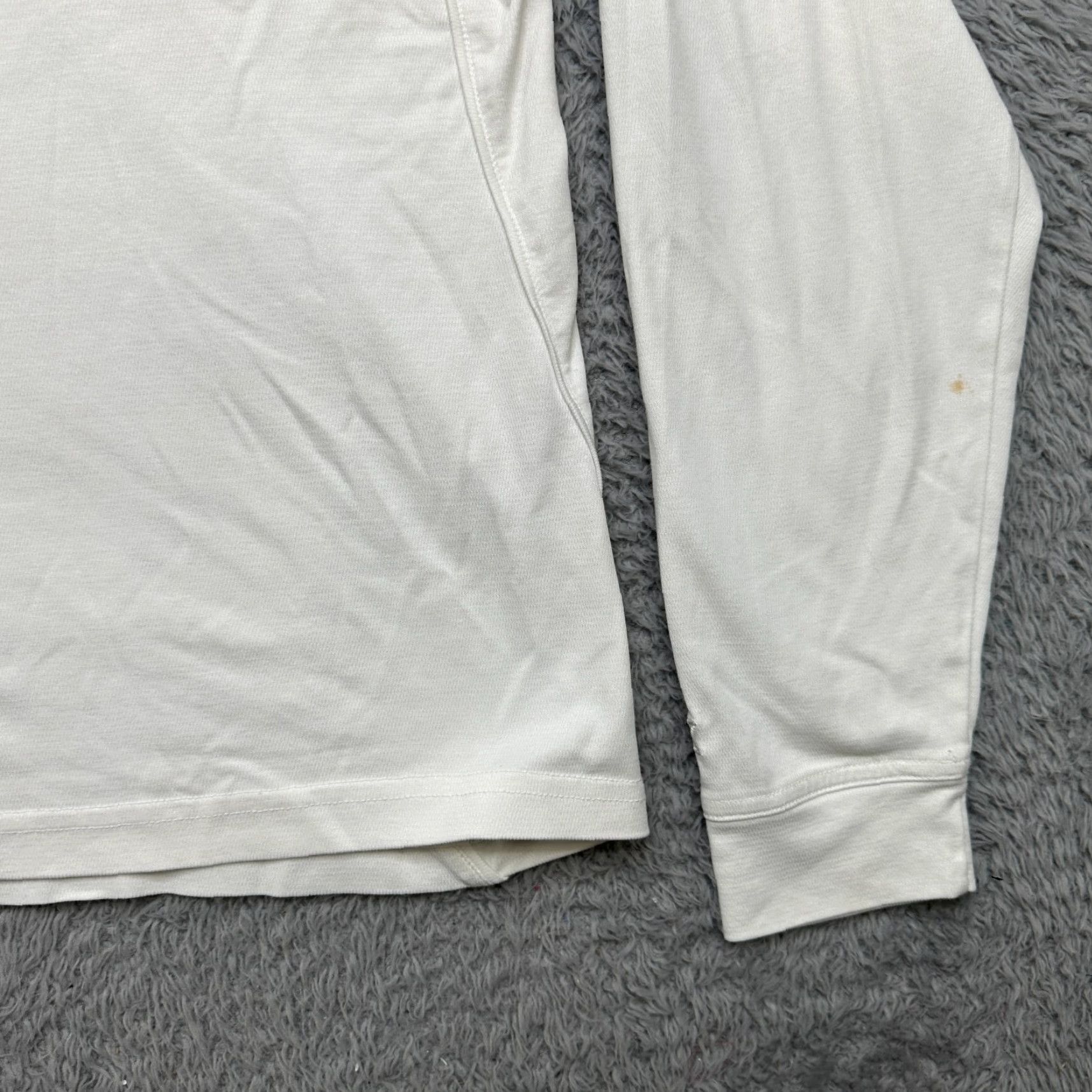Cutter & Buck Nike Notre Dame Long Sleeve Shirt Mens L White Cutter & Buck 90s Aspen Mountains Winter Nature T-Shirt Men L White Size US L / EU 52-54 / 3 - 4 Thumbnail