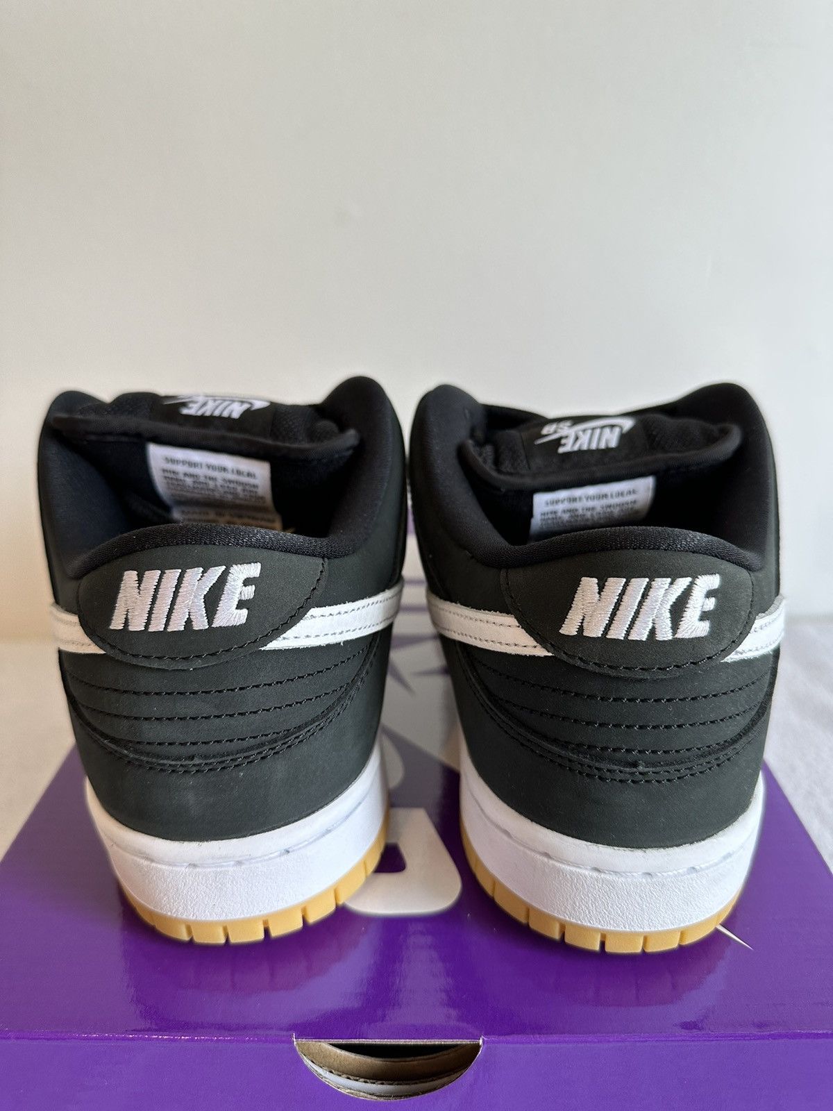 Nike Nike SB Dunk Low Pro Black Gum Size 9.5 Size US 9.5 / EU 42-43 - 8 Thumbnail