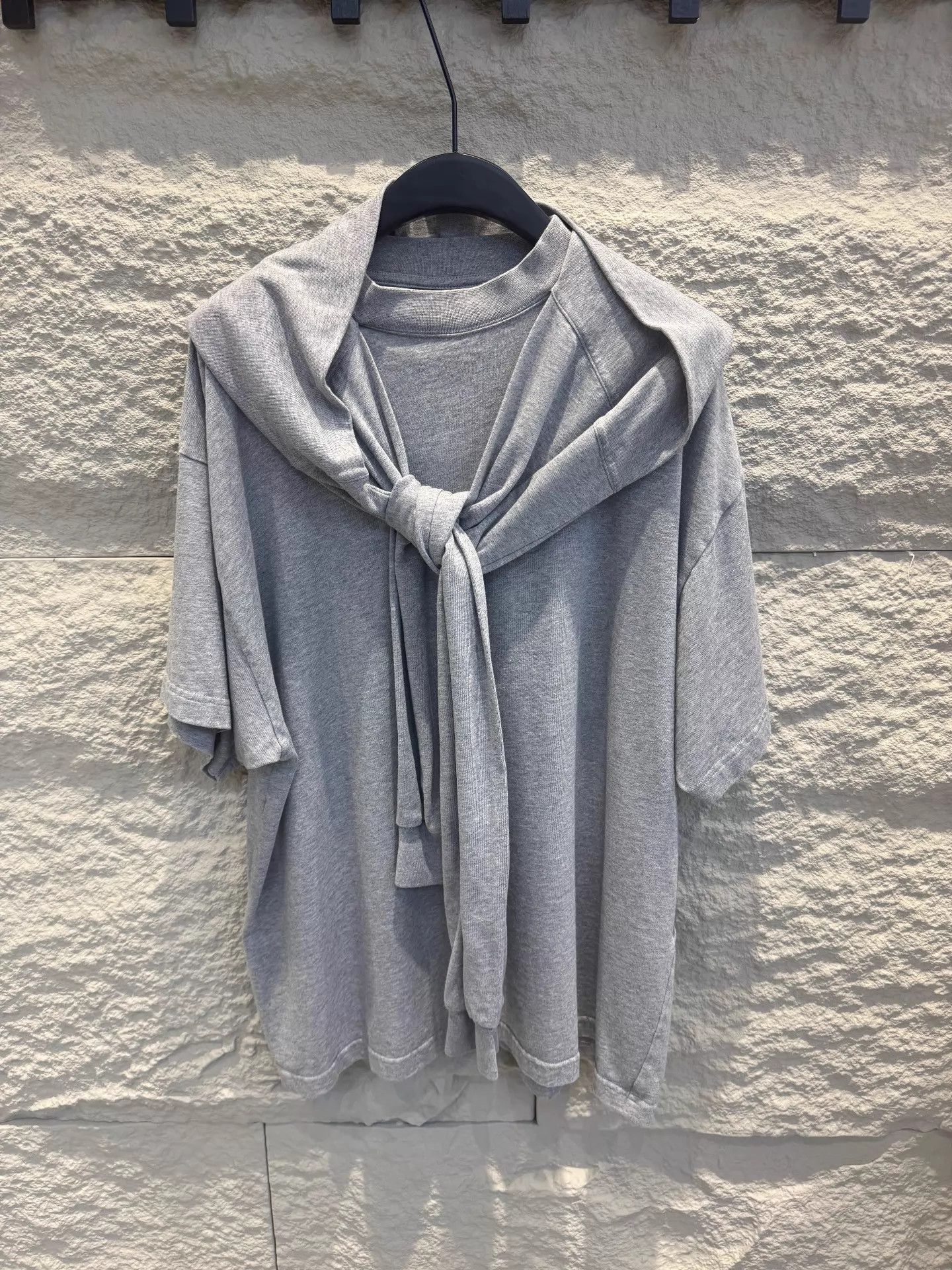 Balenciaga Balenciaga Gray Hooded Short Sleeve T-Shirt Unisex Size US S / EU 44-46 / 1 - 1 Thumbnail