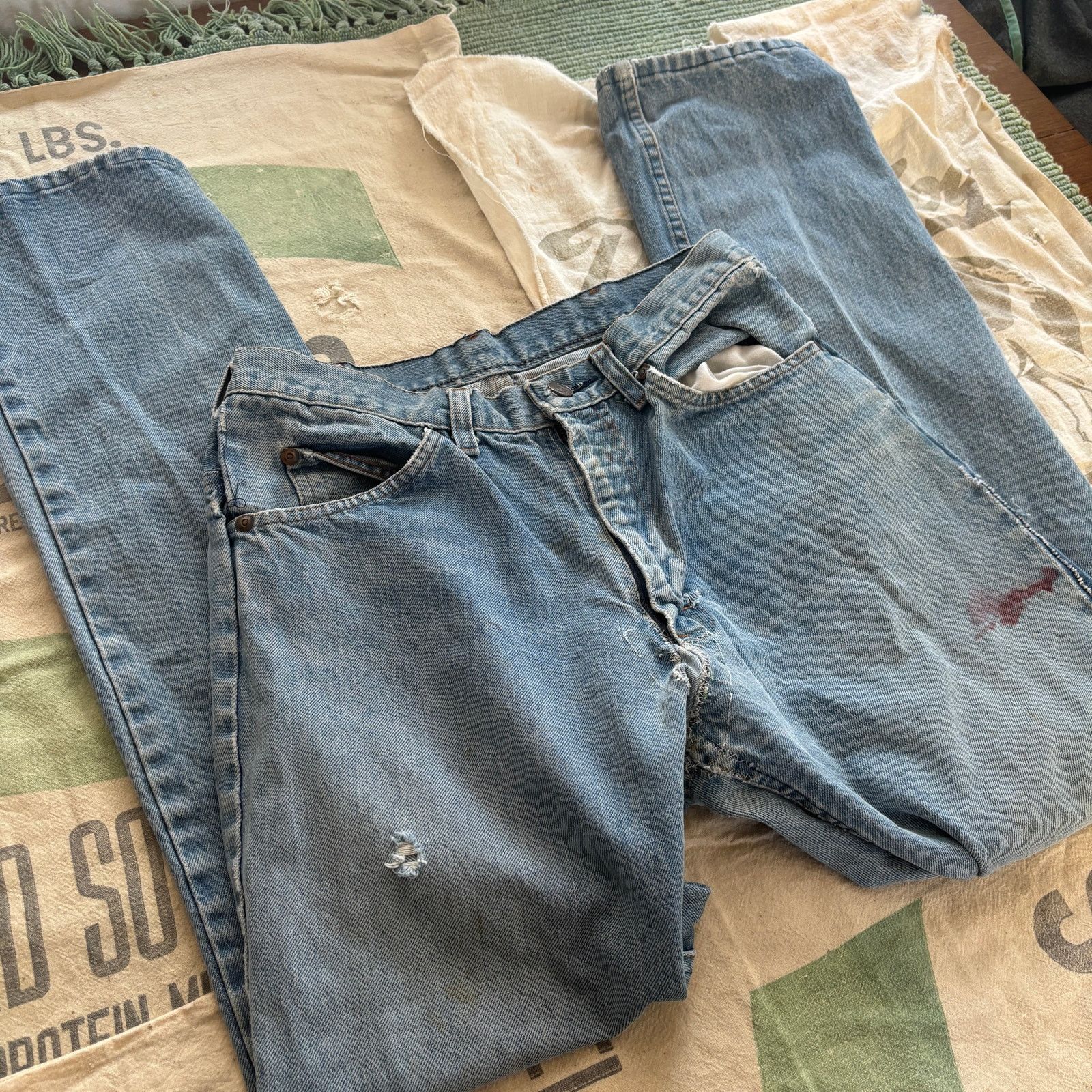 Vintage Vintage 1970s Faded Distressed Blue Jeans Repairs 28x30 Size 28" / US 6 / IT 42 - 4 Thumbnail