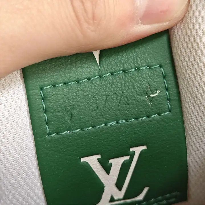 Louis Vuitton Louis Vuitton Charlie High-Top Sneakers in White Green -250 Size US 7 / IT 37 - 5 Thumbnail