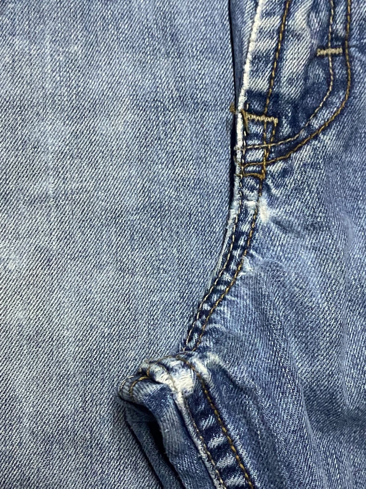 Wrangler Vintage Wrangler Relaxed Boot Light Wash Distressed Baggy Size US 32 / EU 48 - 9 Thumbnail