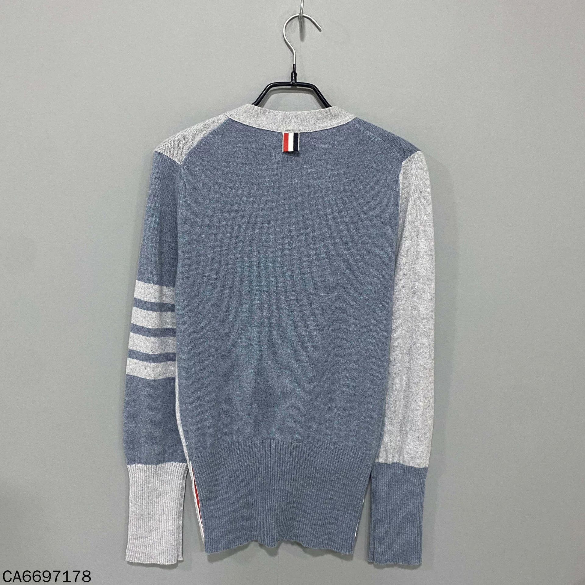 Thom Browne Thom Browne gray colorblock cashmere cardigan Size M / US 6-8 / IT 42-44 - 3 Thumbnail