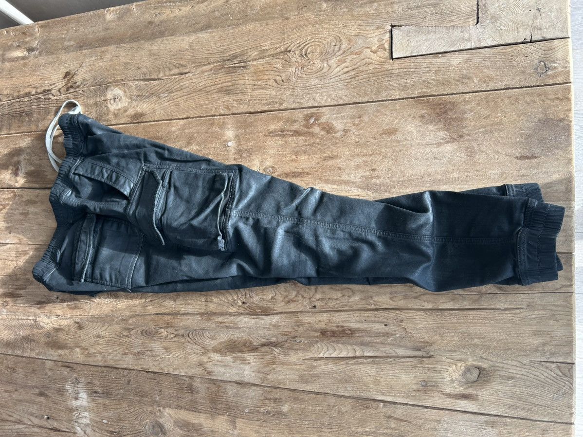 Rick Owens Drkshdw Rick Owens DRKSHDW black oiled cargo pants size XL Size US 36 / EU 52 - 4 Thumbnail