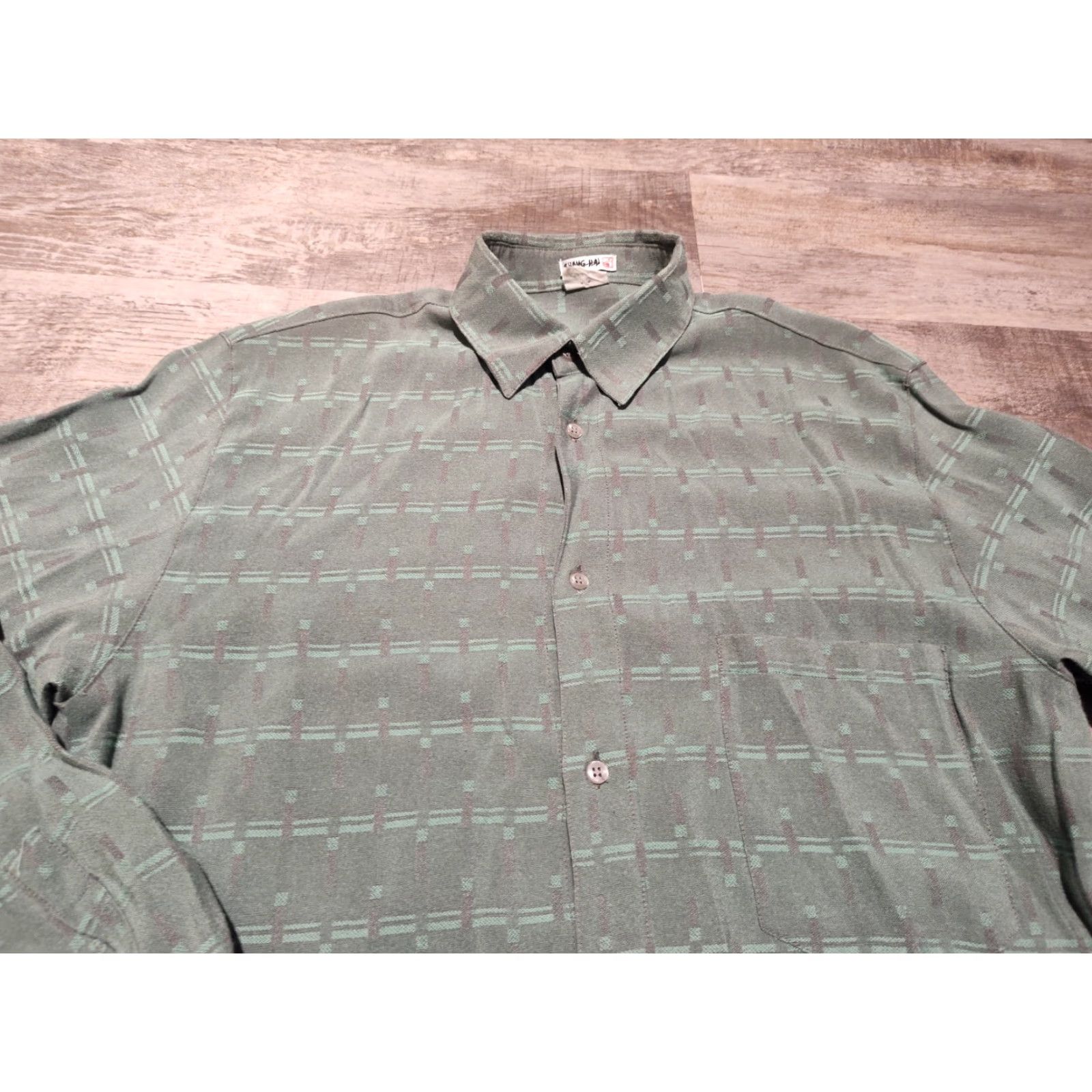 Vintage Vintage Shang-hai Men's Button Up Shirt Rayon Made In Italy Green Size L Size US L / EU 52-54 / 3 - 5 Thumbnail