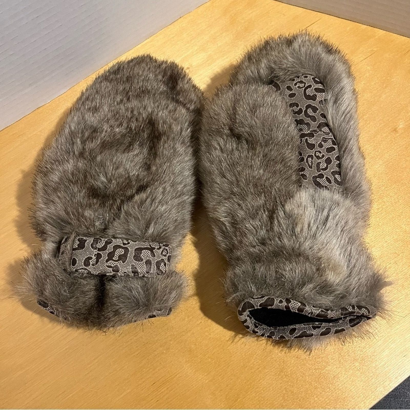 Other DeLux mittens furry Adjustable faux fur Brown Warm Sz M Size ONE SIZE - 1 Thumbnail