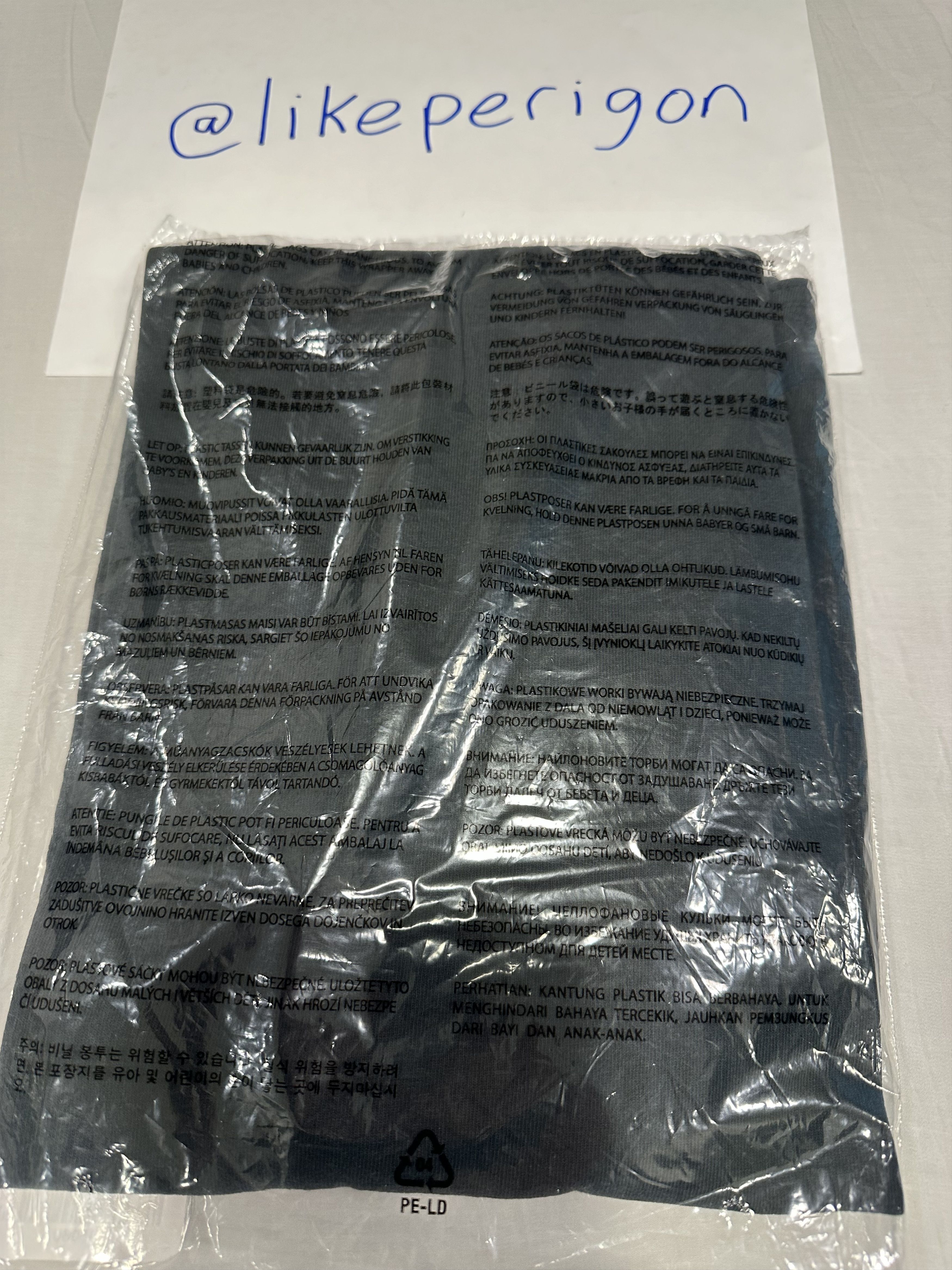 Kaws × Travis Scott Travis Scott x Kaws Utopia Shirt II Size US L / EU 52-54 / 3 - 2 Thumbnail