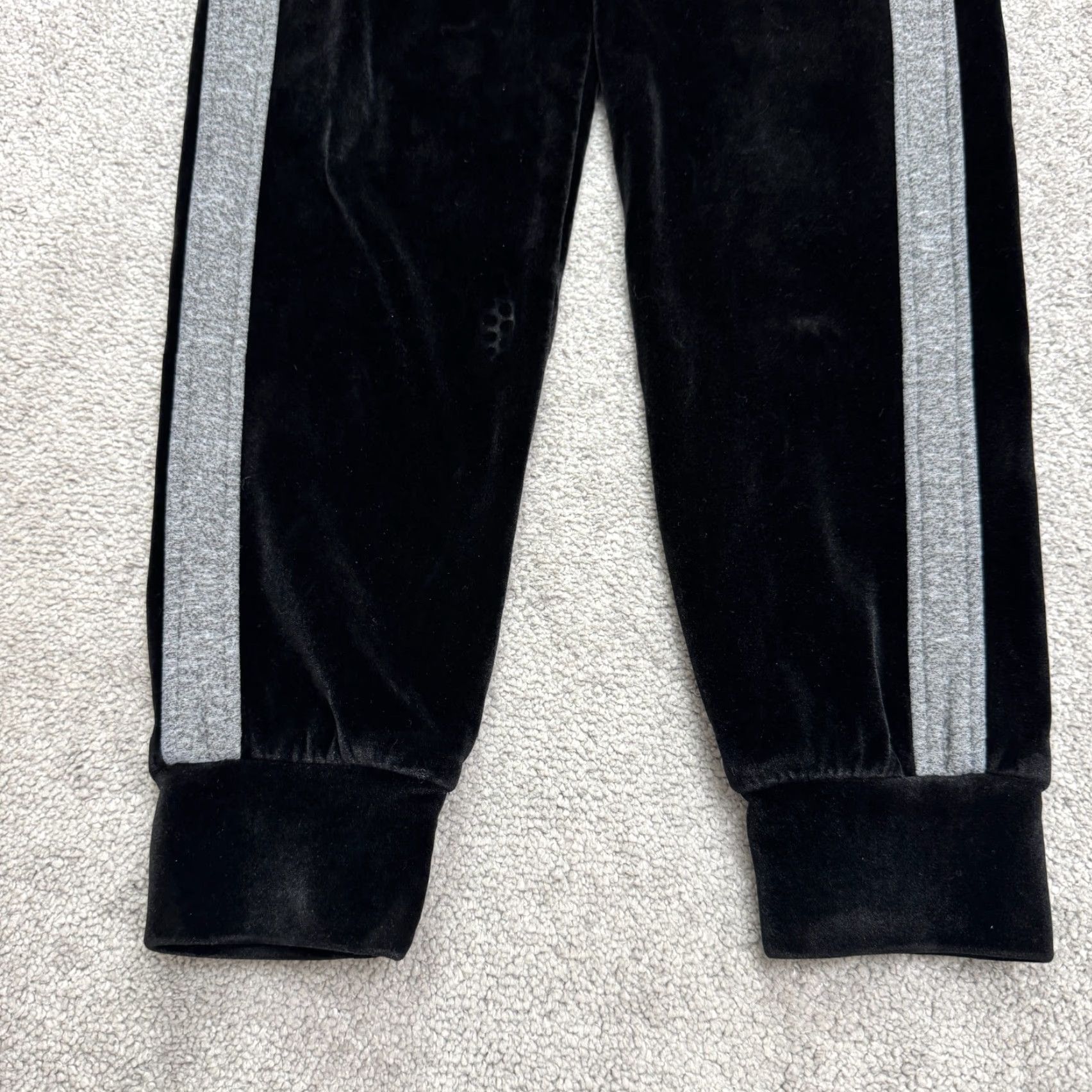 Velvet Velvet Velour Cropped Jogger Pants Womens M Black Gray Stripe Lounge Y2K Size 32" / US 10 / IT 46 - 7 Thumbnail