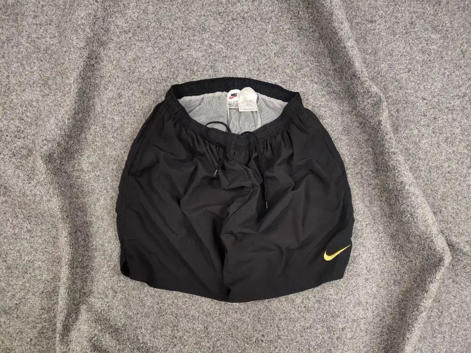 Nike Vintage 90's Nike Big Swoosh Black Nylon Light Shorts Size US 34 / EU 50 - 1 Thumbnail