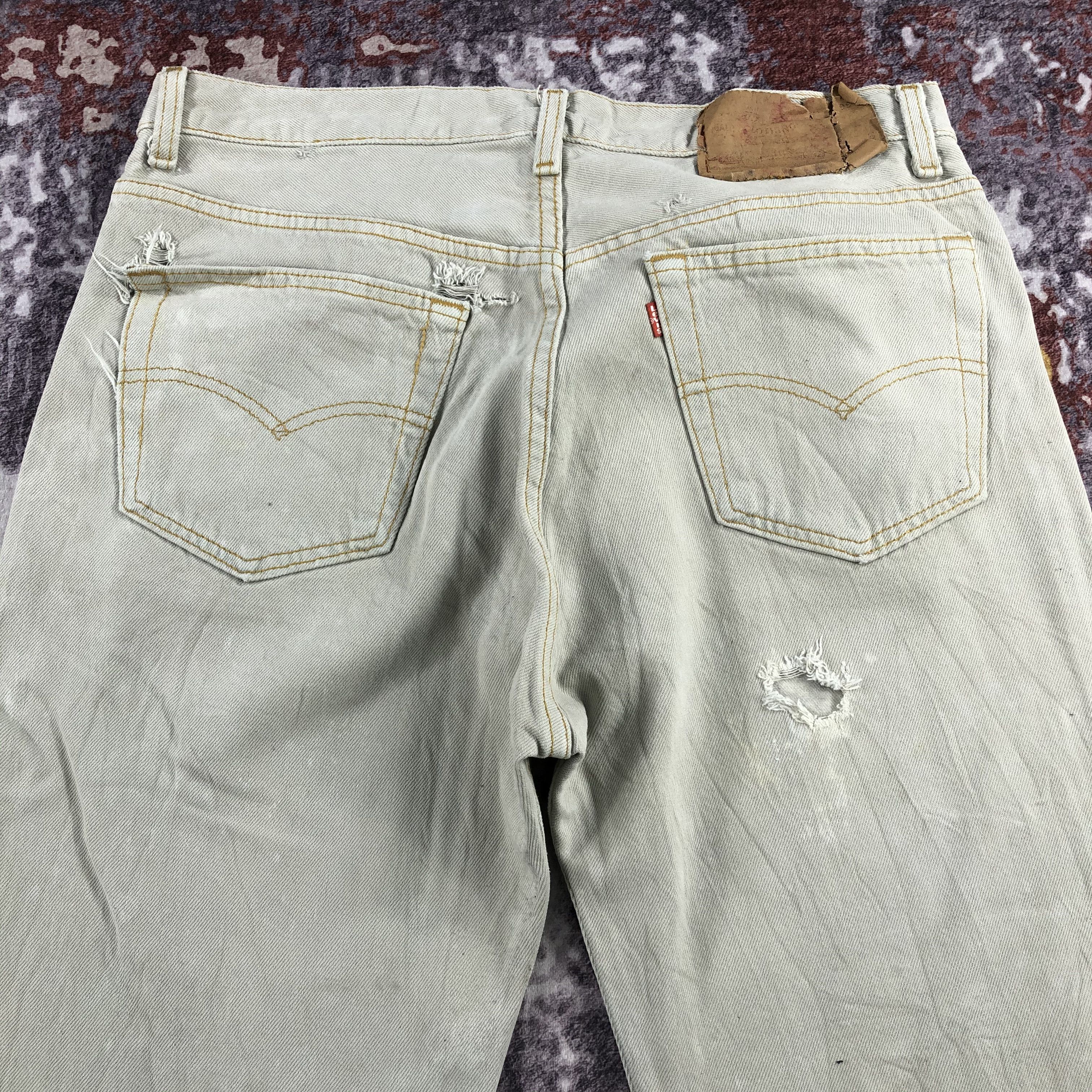 Levi's Vintage 90s Light Wash Levis 501 Jeans-JM2551 Size US 33 - 7 Thumbnail