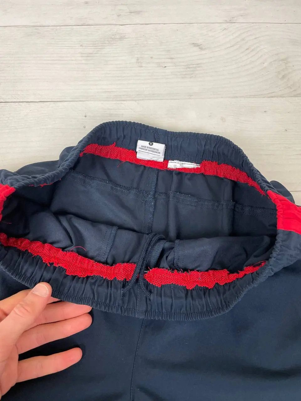 Nike Vintage Nike Track Pants Nylon 00s Swoosh Striped Drill Y2K Size US 30 / EU 46 - 12 Thumbnail