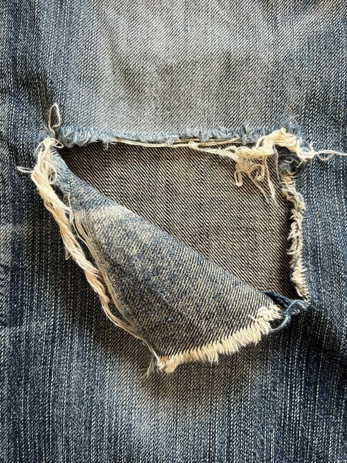 Edwin Exclusive Vintage Edwin Japan Faded Wash Rip Baggy Jeans Size US 33 - 5 Thumbnail