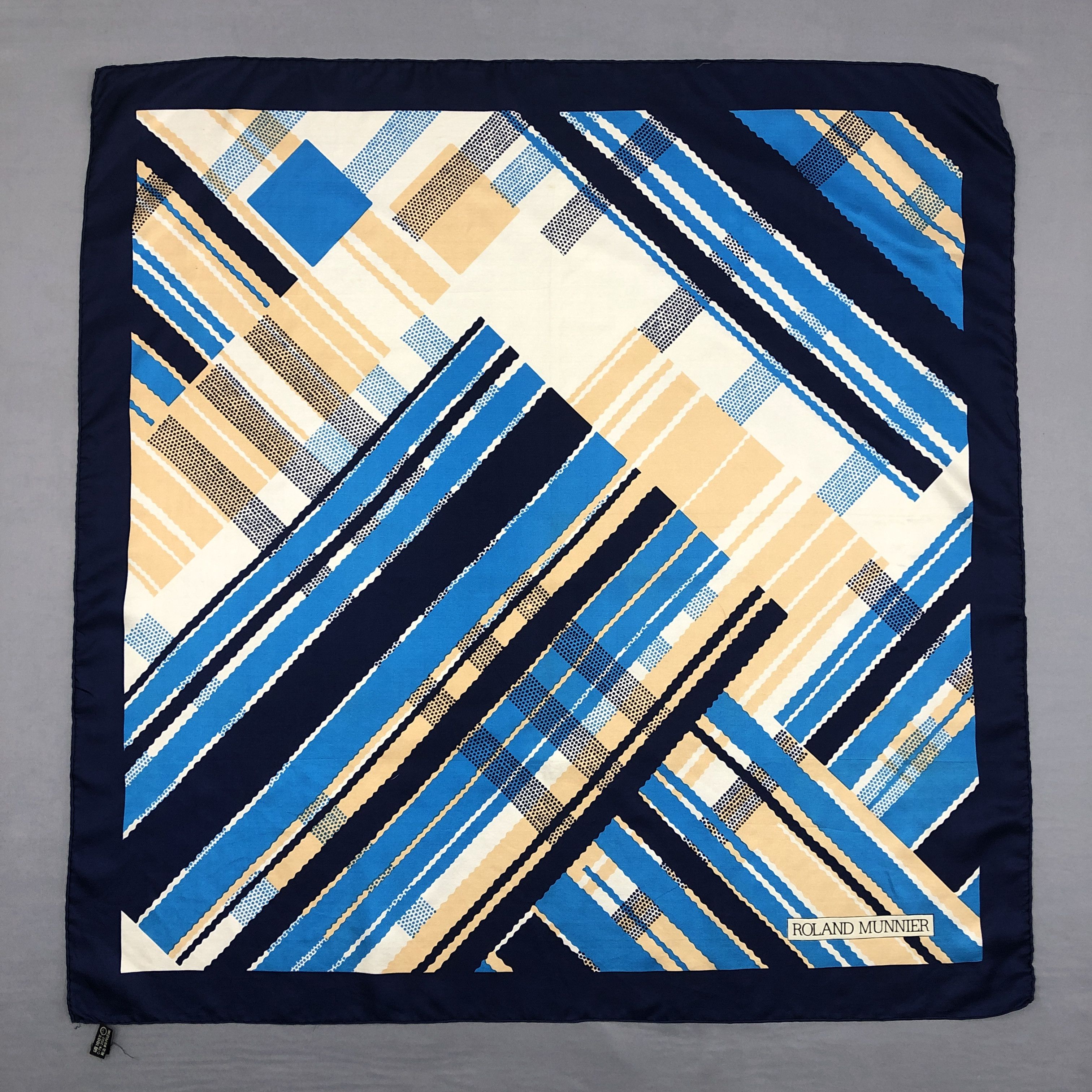 Other × Vintage Vintage Roland Munnier SILK Scarf Twill Stole Wraps Scarves Size ONE SIZE - 1 Thumbnail