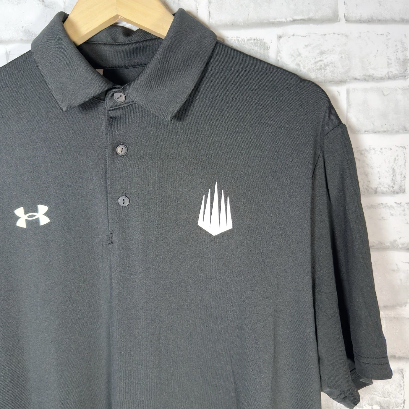 Under Armour NWT Under Armour UPF 40 Black Athletic Polo Shirt Mens Size M Size US M / EU 48-50 / 2 - 2 Thumbnail