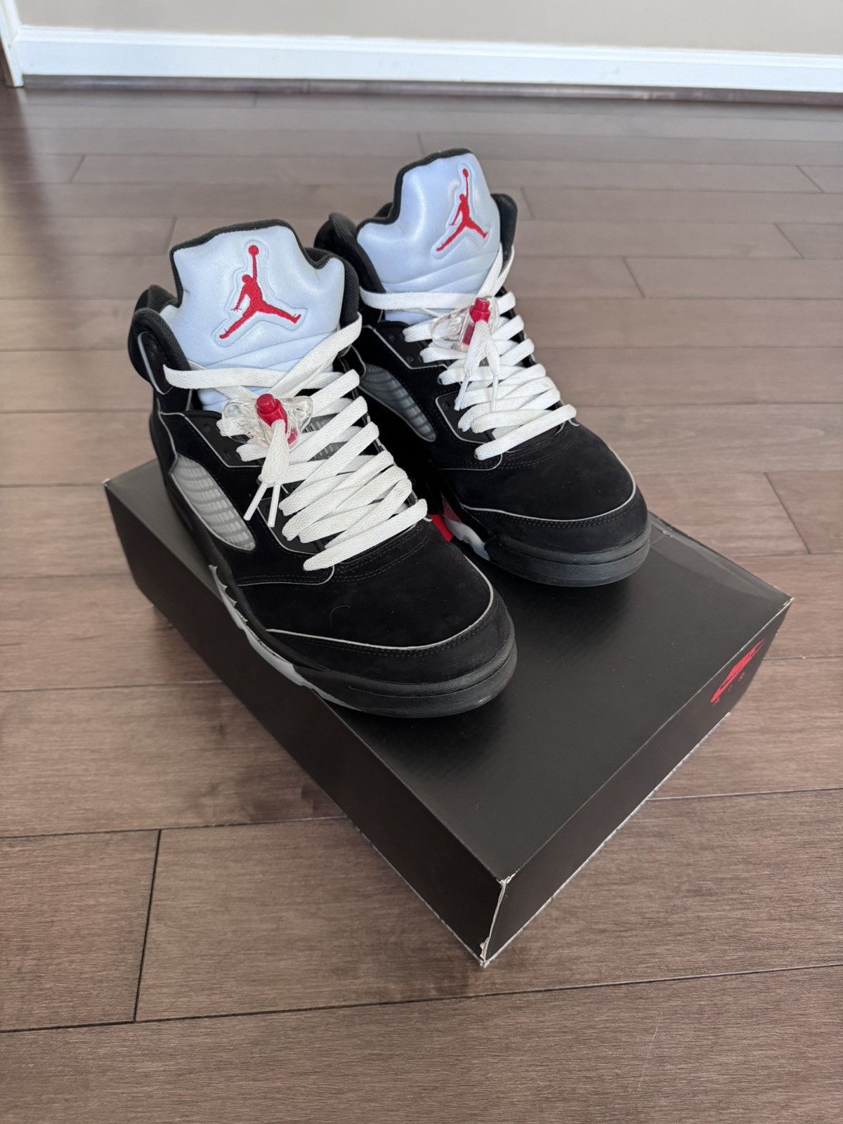 Jordan Brand Jordan 5 black metallic Size US 9.5 / EU 42-43 - 1 Thumbnail
