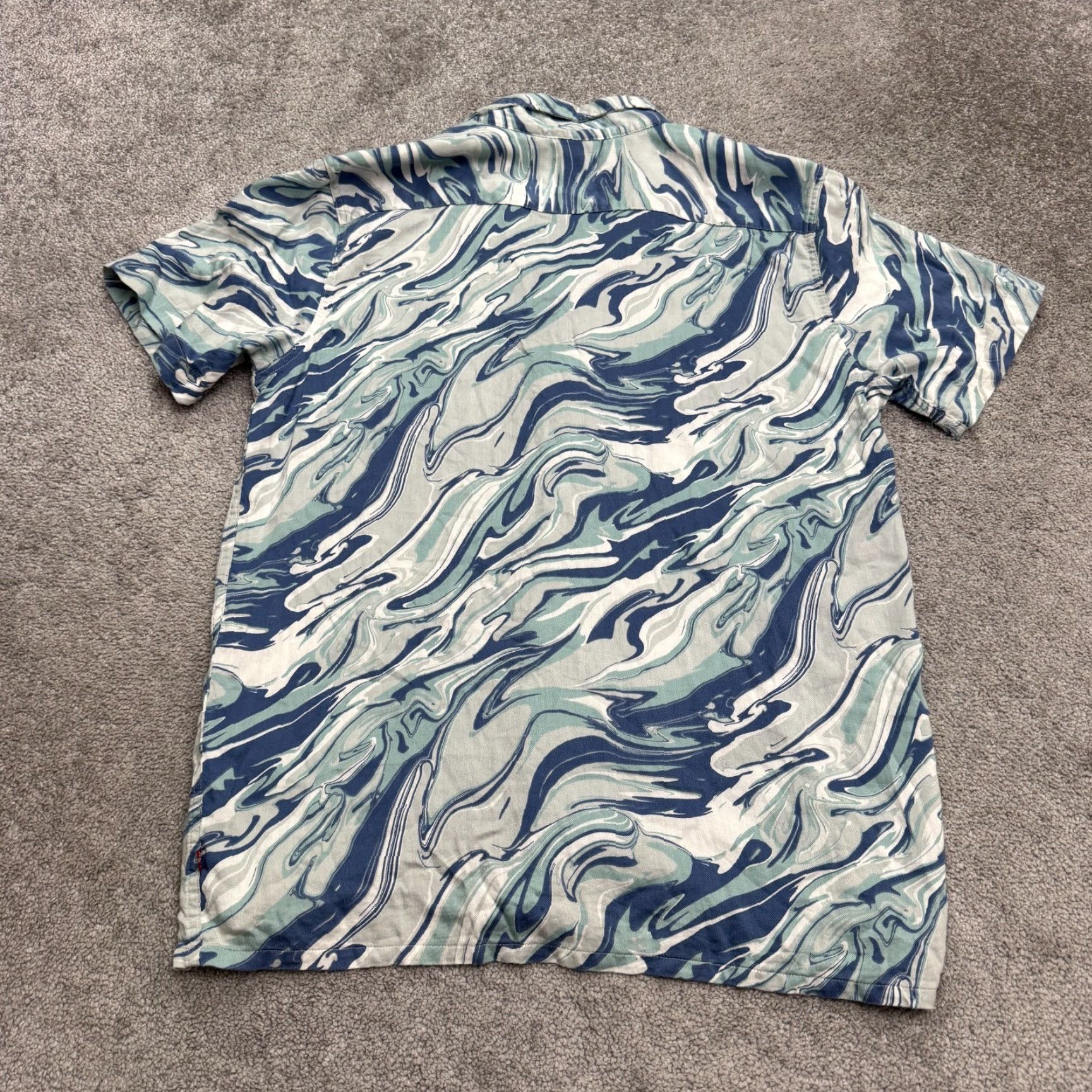 Levi's Levi's Button-Up Shirt Men M Blue Abstract Short Sleeve Relaxed Fit Casual Shirt Size US M / EU 48-50 / 2 - 2 Thumbnail