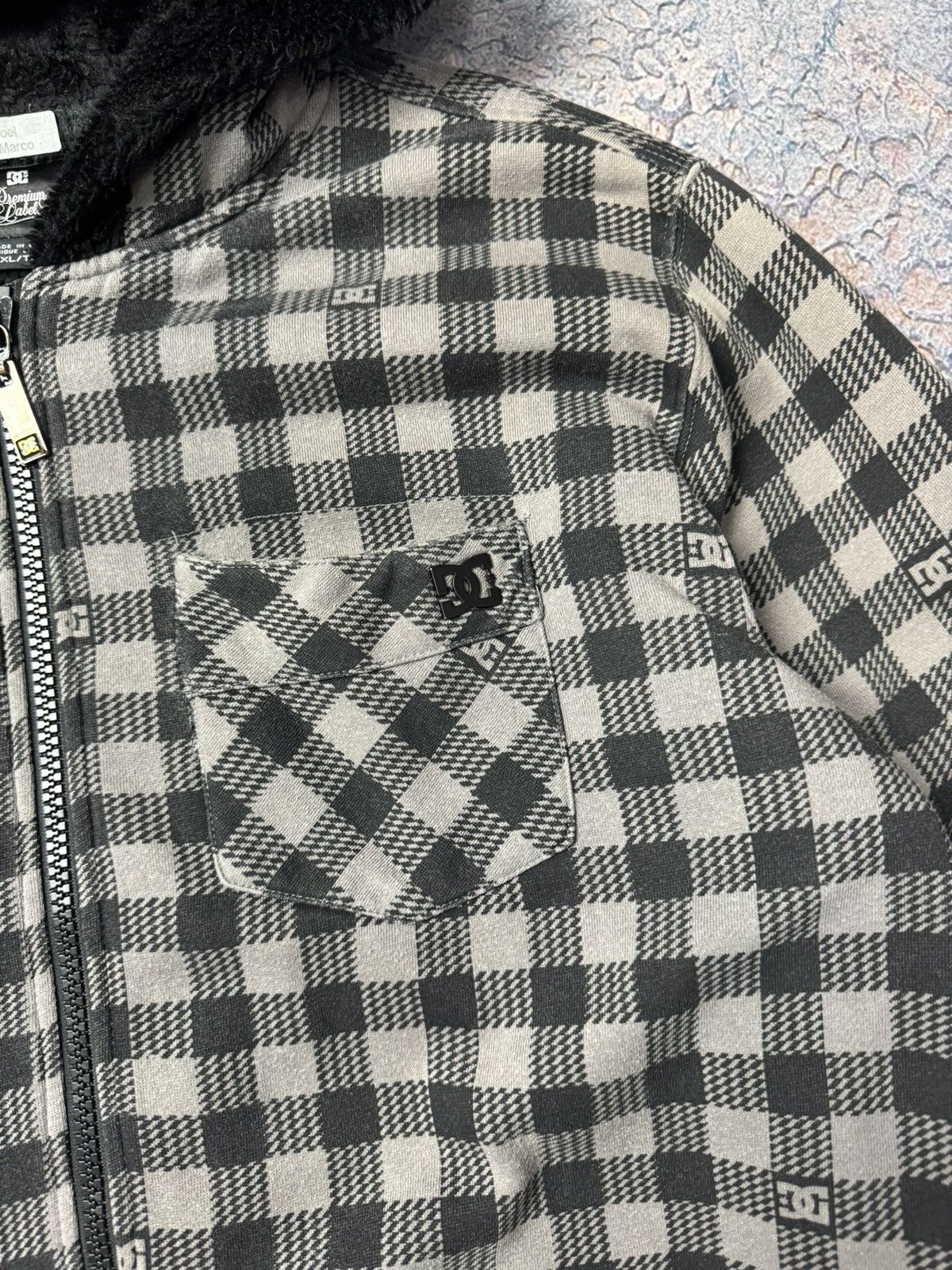 DC DC Shoes Men Hoodie Gray Cotton Plaid Premium Y2K Skate Size US XL / EU 56 / 4 - 2 Thumbnail