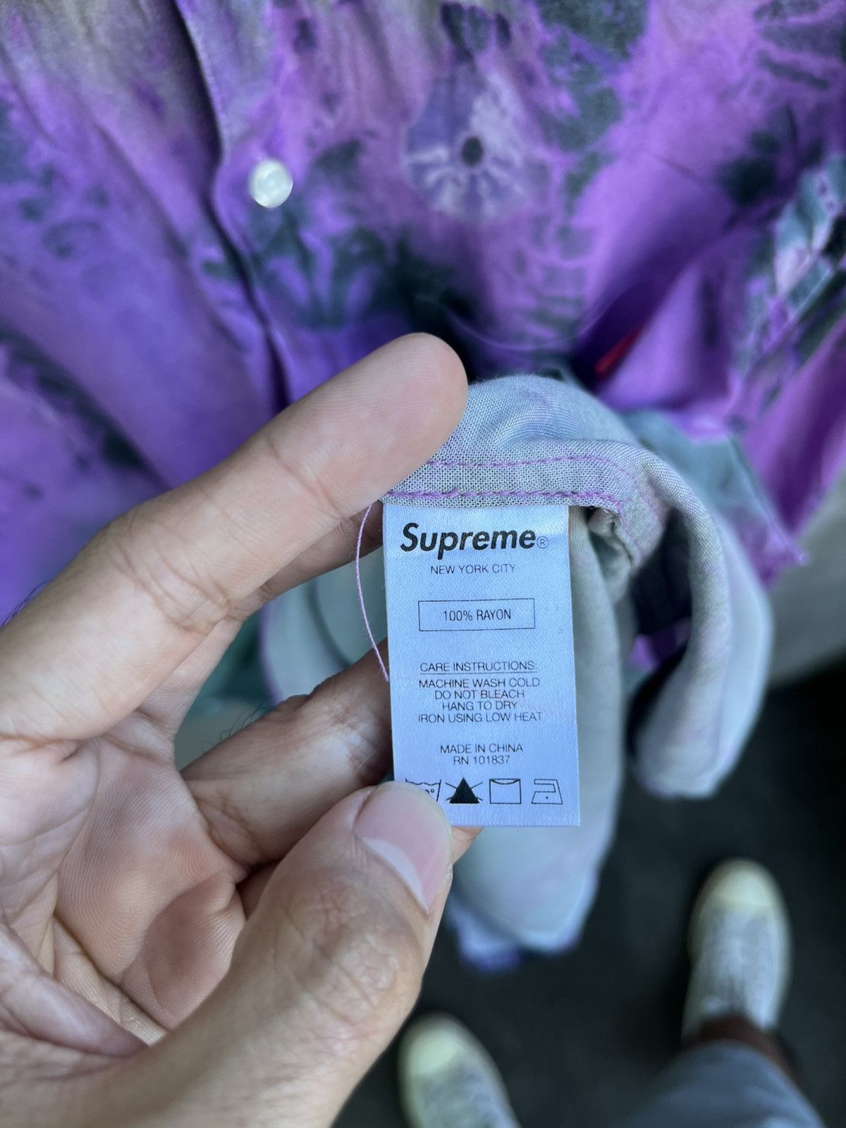 Supreme FW19 Batik Print Rayon Shirt Size US S / EU 44-46 / 1 - 10 Thumbnail