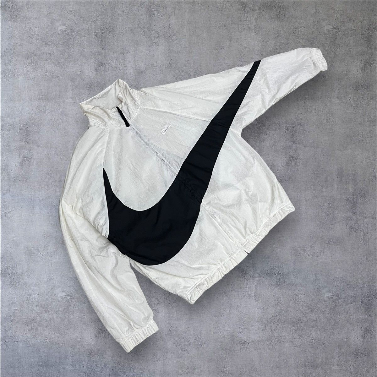 Nike Ultra Rare Vintage Nike Big Swoosh Black Tag Y2K Windbreaker Size L / US 10 / IT 46 - 1 Thumbnail