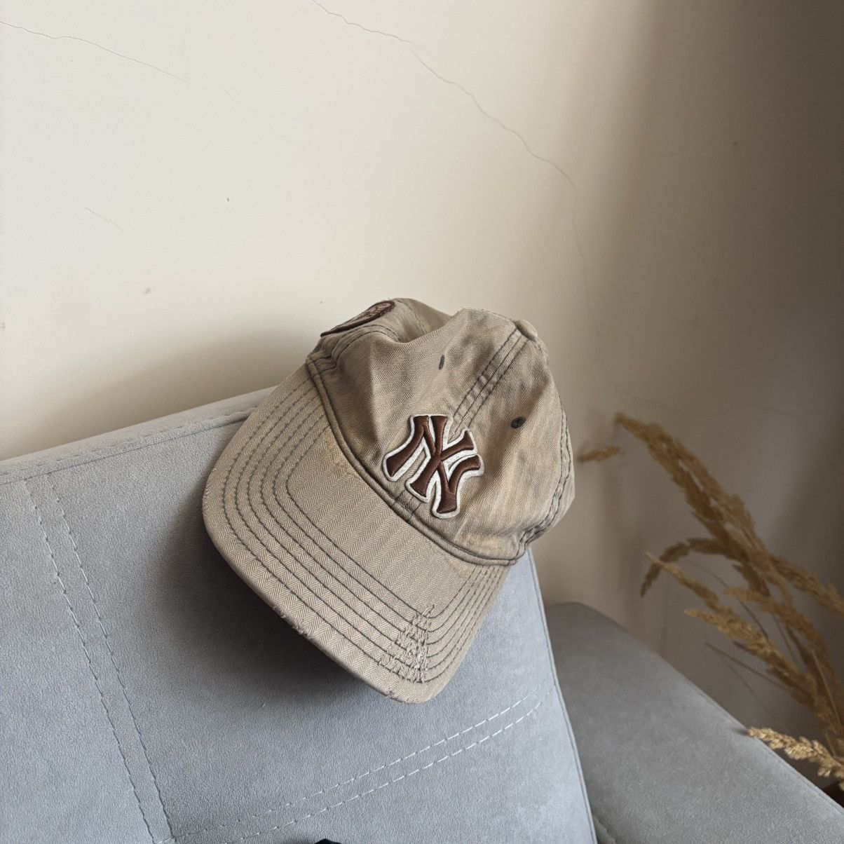 If Six Was Nine × Le Grande Bleu (L.G.B.) × New York Yankees Vintage New York Yankees Faded and Distressed Brown Logo Cap Size ONE SIZE - 1 Thumbnail