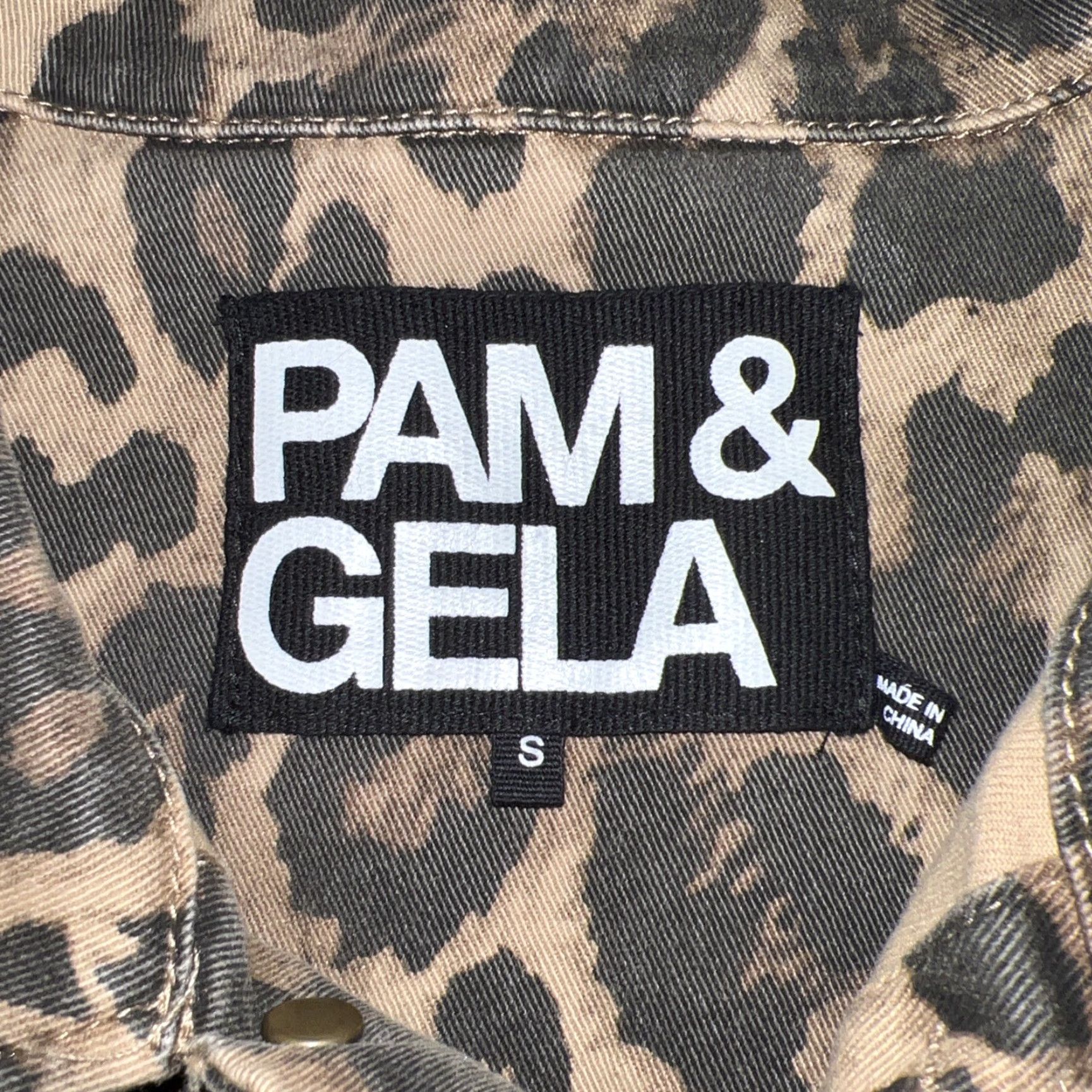 Denime **Pam And Gela Denim Leopard Print Women's Size S Jacket** User: **Pam And Gela Denim Leopard Print Women's Size S Jacket** Size S / US 4 / IT 40 - 3 Thumbnail