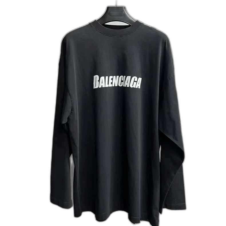 Balenciaga balenciaga's latest black logo print crewneck longsleeved T Size US L / EU 52-54 / 3 - 1 Thumbnail