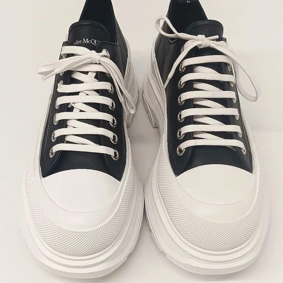 Alexander McQueen Alexander McQueen Tread Slick Low Top Sneakers - EU44.5/US Size US 11.5 / EU 44-45 - 6 Thumbnail