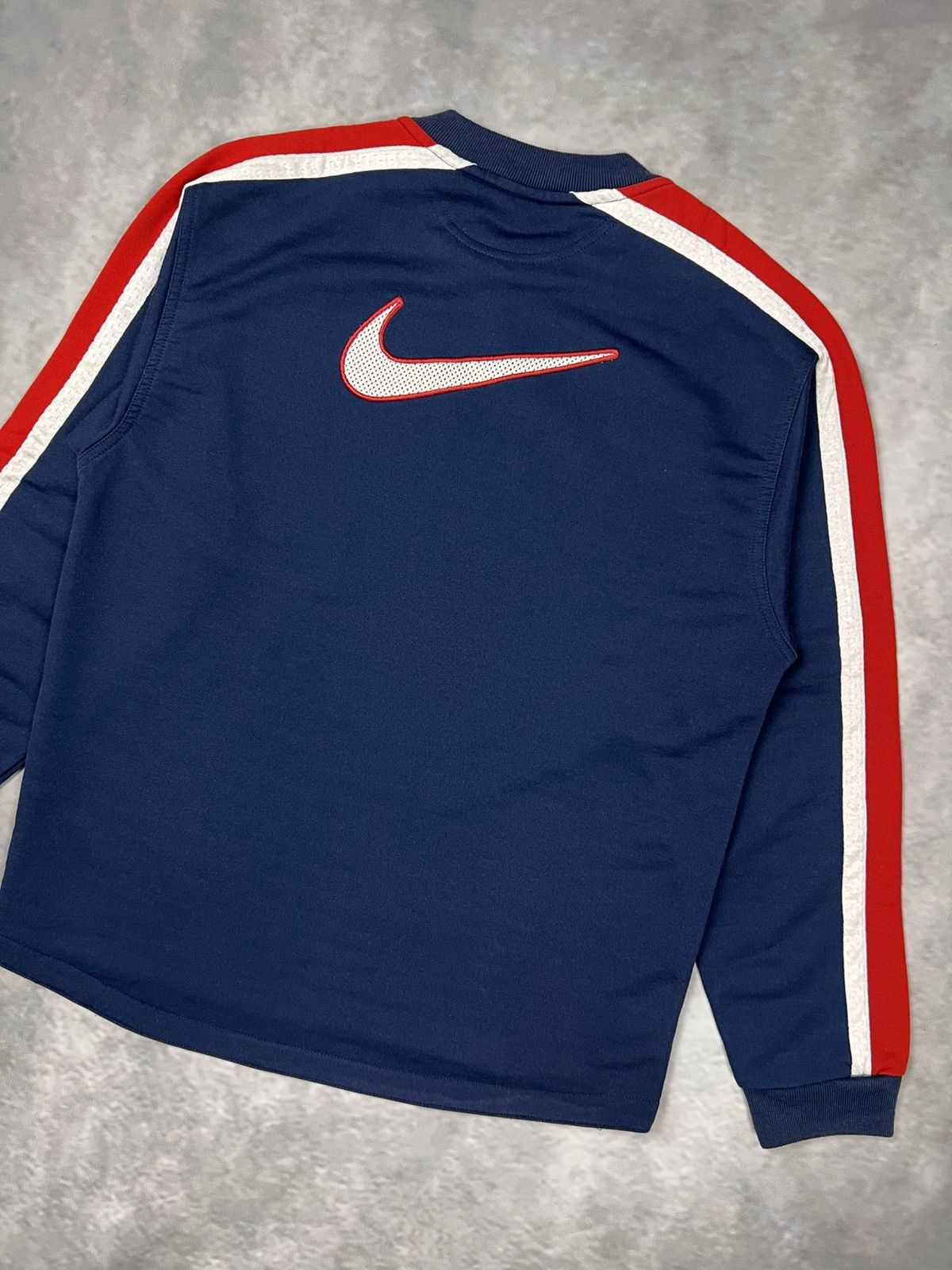 Nike Vtg Nike Center Swoosh Sweatshirt Navy Red Y2K Boxy Fit XL Size US XL / EU 56 / 4 - 2 Thumbnail