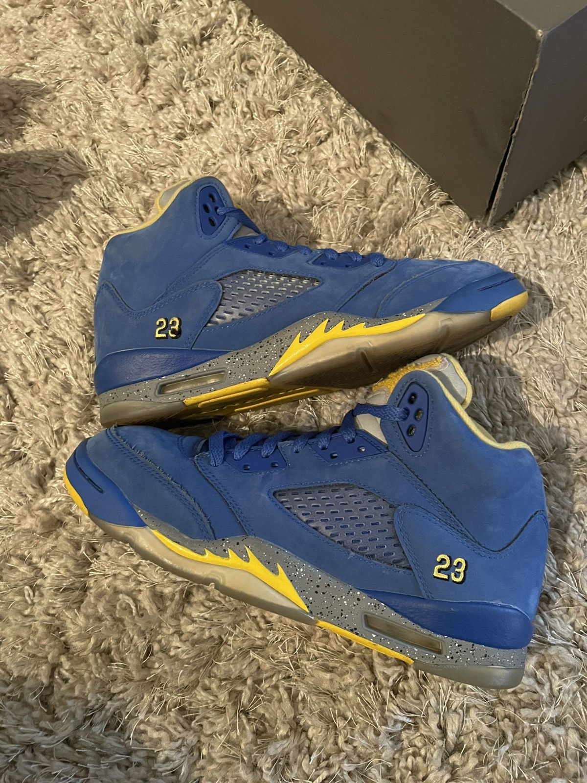 Jordan Brand Jordan 5 Laney GS Size US 8 / IT 38 - 2 Thumbnail