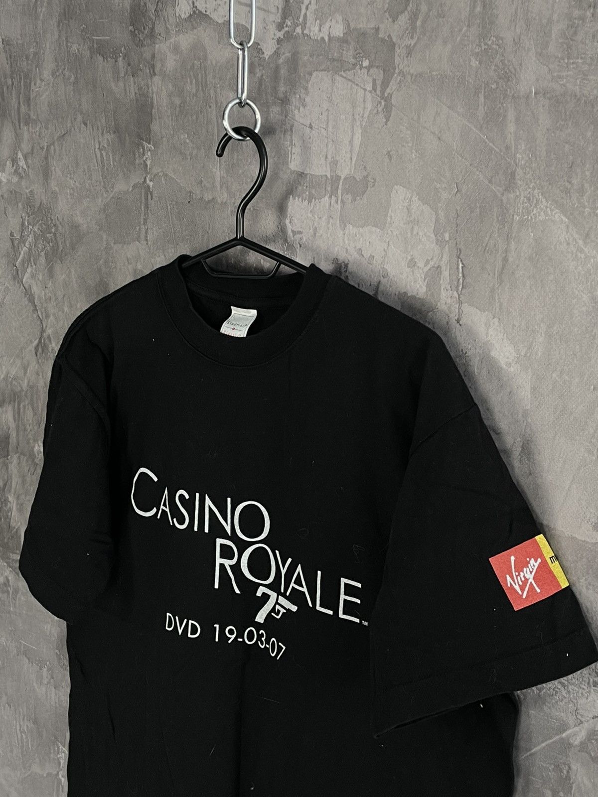 Vintage Vintage Casino Royale Film Promo T-shirt Size US L / EU 52-54 / 3 - 7 Thumbnail