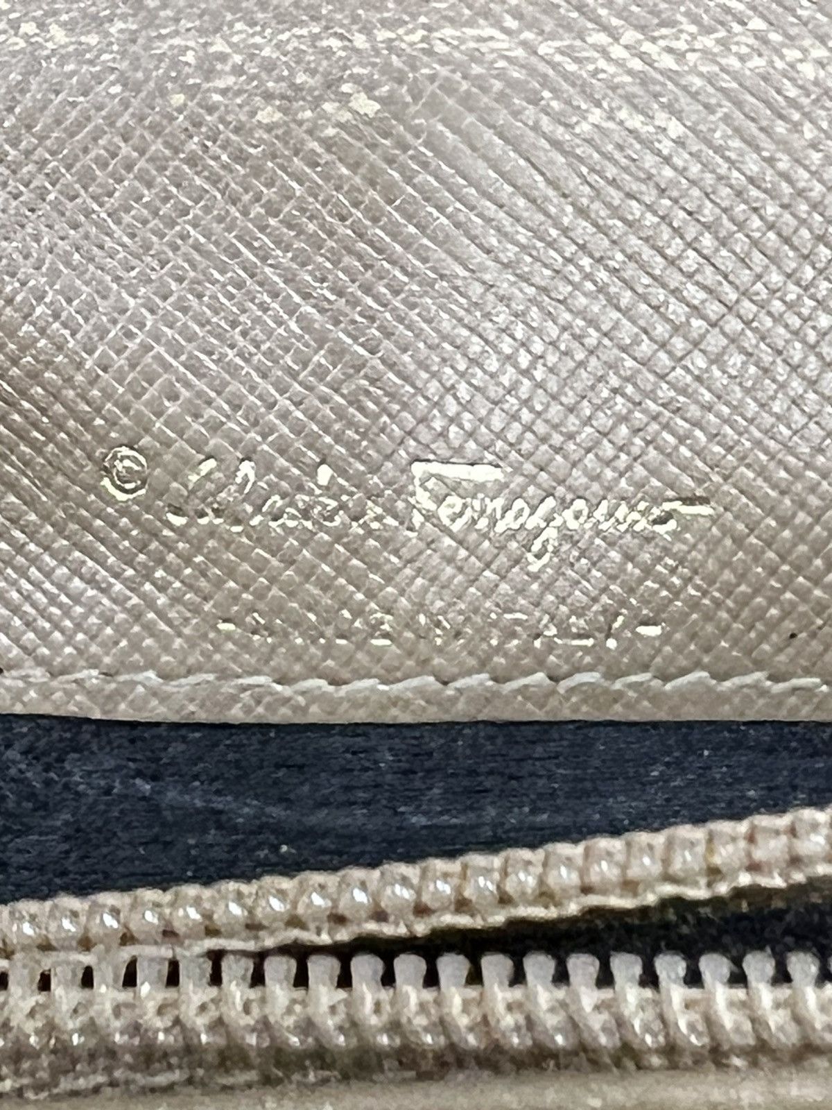 Salvatore Ferragamo Vintage Salvatore Feragamo Ganchini Clip Leather Wallet Size ONE SIZE - 5 Thumbnail
