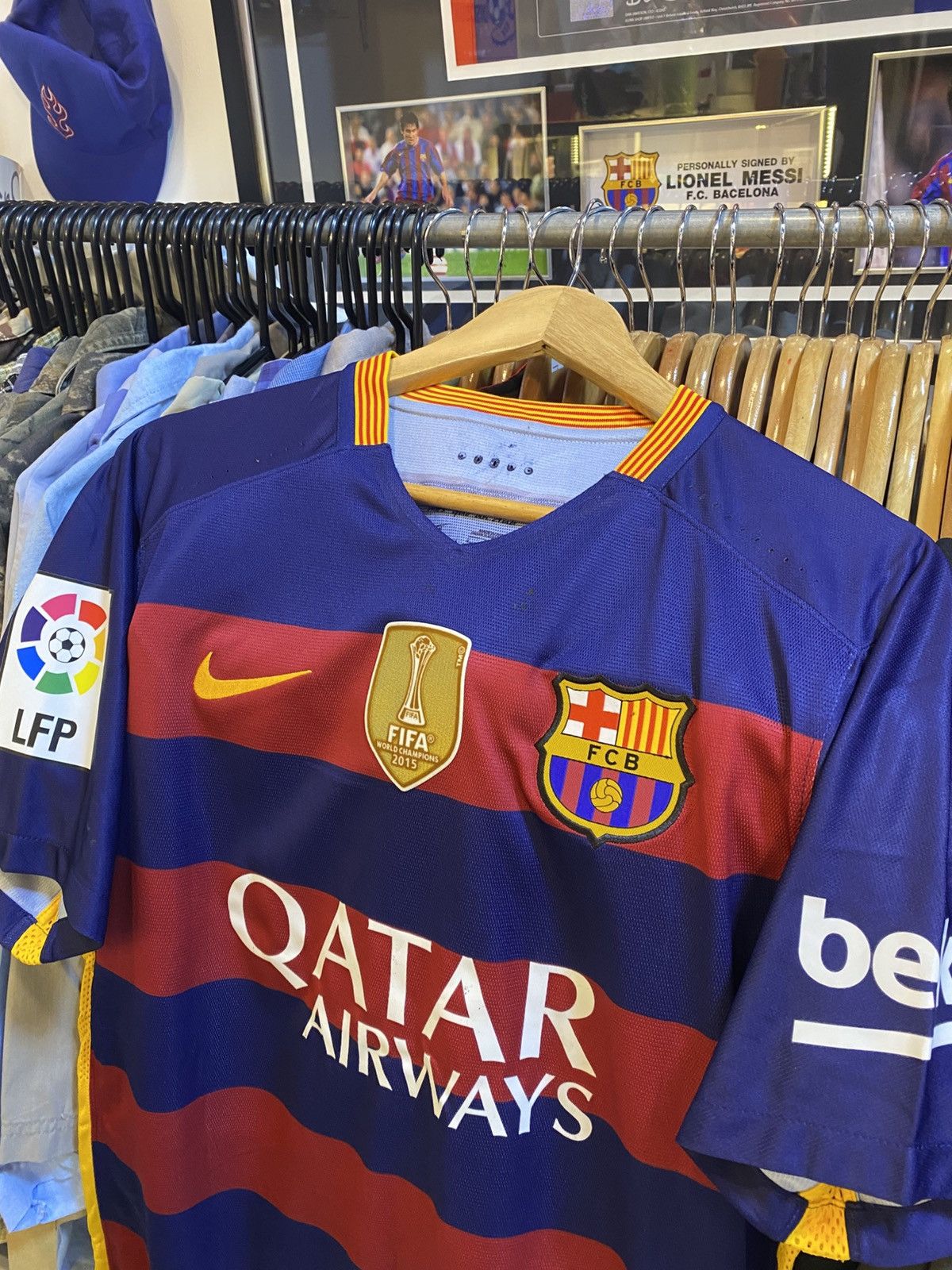 Nike 2015-2016 FC Barcelona Home Kit SUAREZ 9 Size US L / EU 52-54 / 3 - 4 Thumbnail
