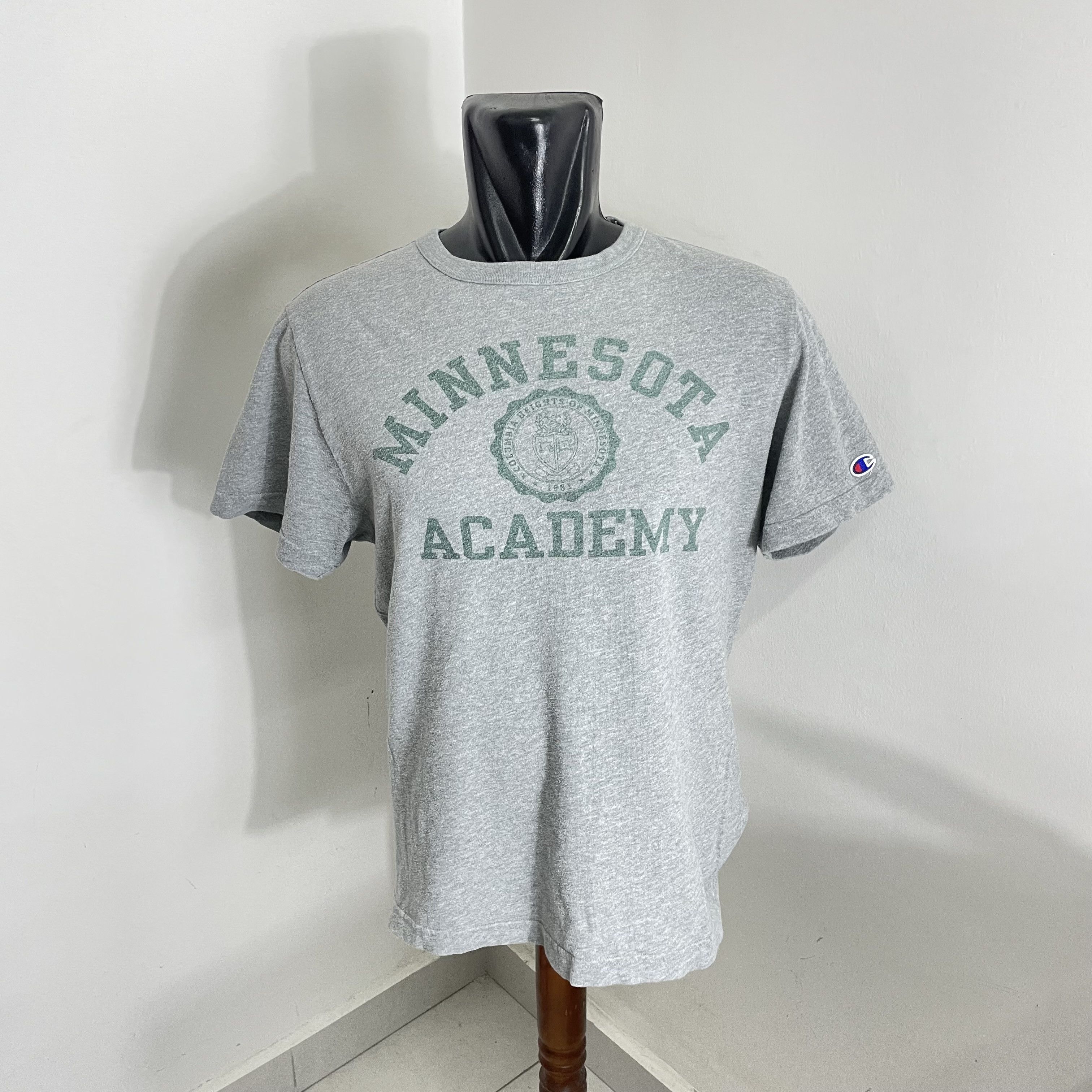 Champion × Vintage MINNESOTA ACADEMY TSHIRT BY CHAMPION Size US L / EU 52-54 / 3 - 1 Thumbnail