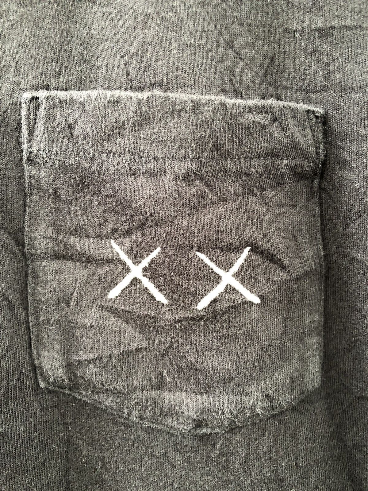 Japanese Brand × Vintage Vintage UT x Kaws Sesama Street Japanese Brands Tshirt Size US M / EU 48-50 / 2 - 8 Thumbnail