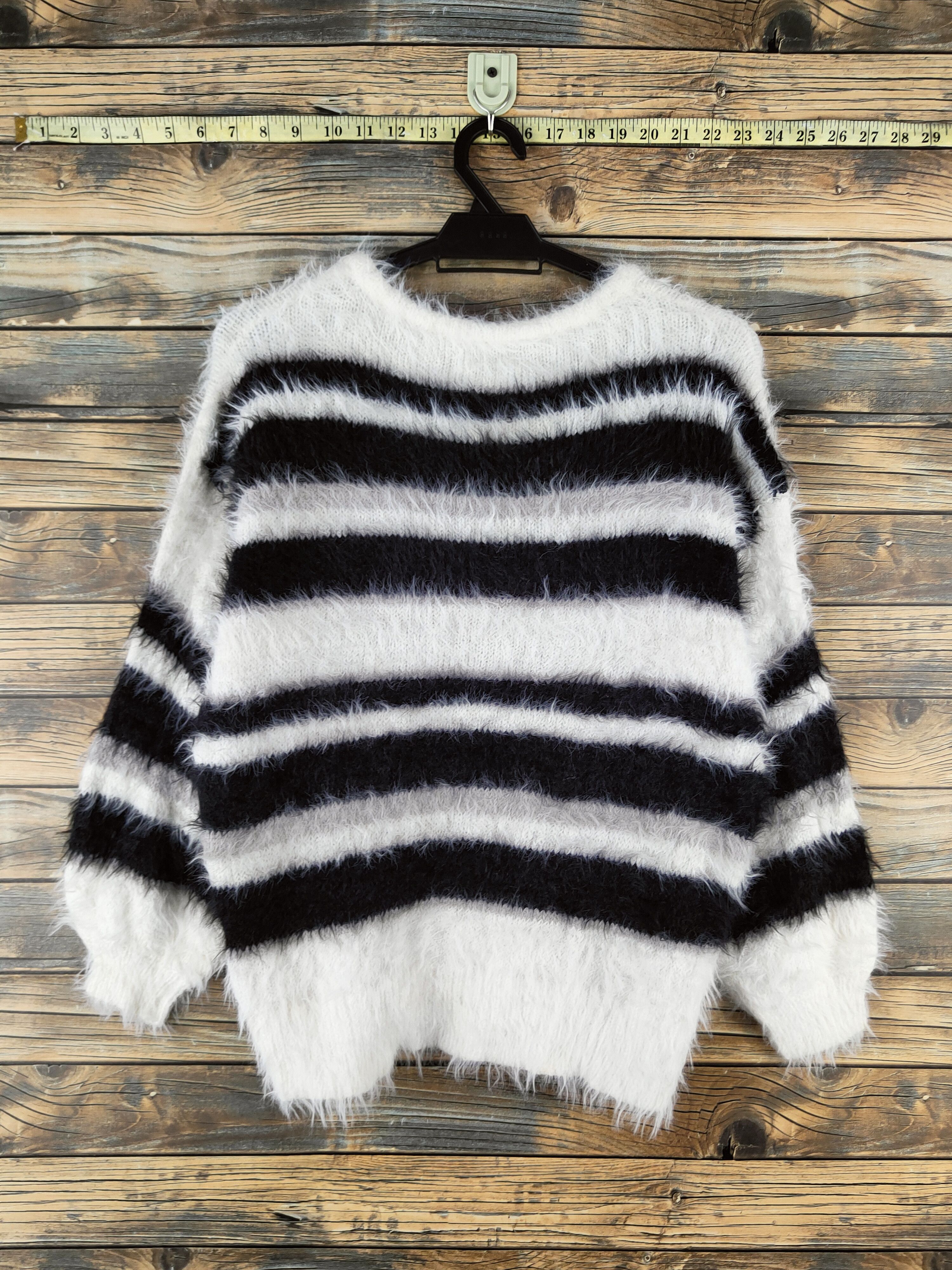 Japanese Brand DL Japan Black White shaggy Fur Mohair Knitwear #46-1017 Size L / US 10 / IT 46 - 7 Thumbnail