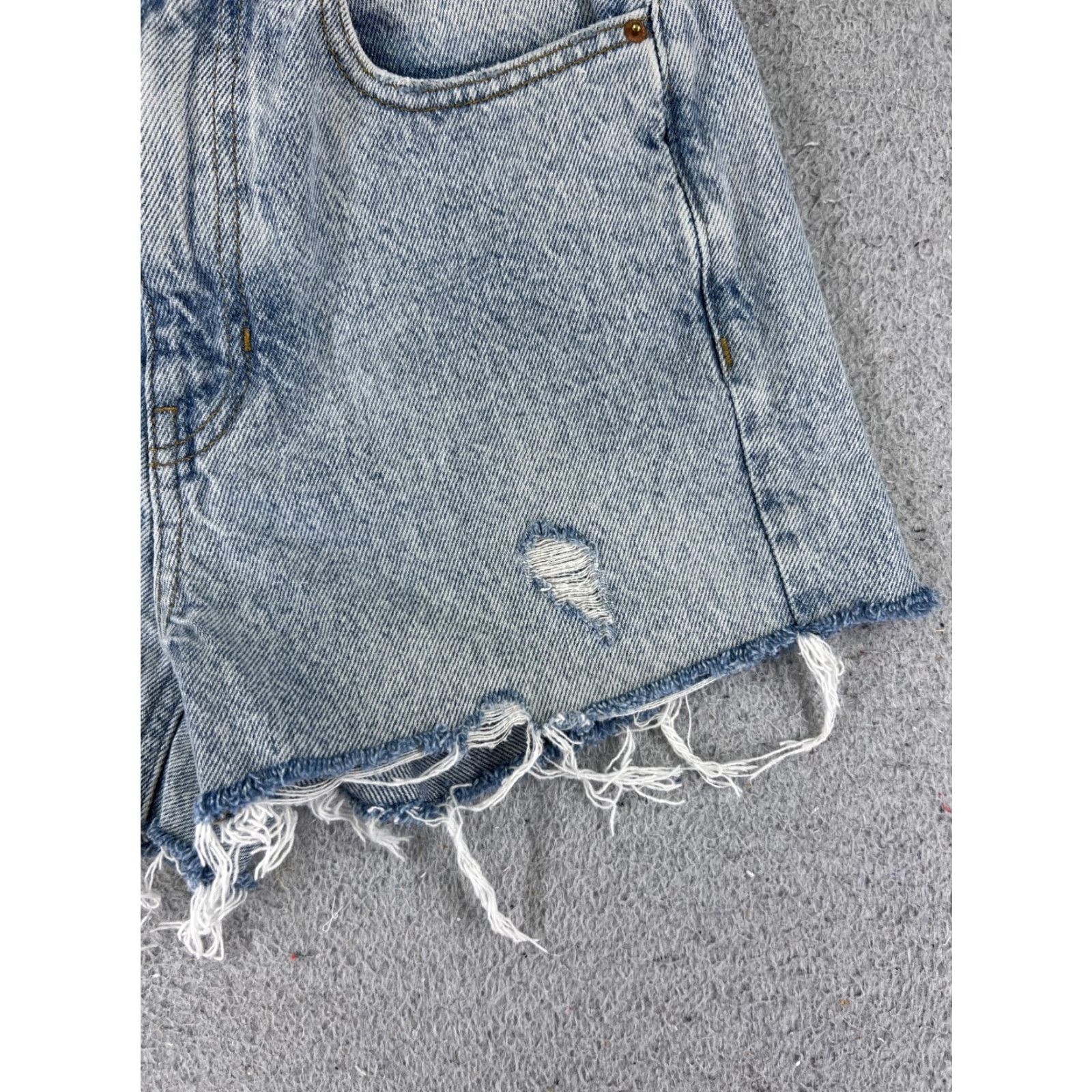 Pacsun VINTAGE Pacsun Shirt Womens Denim Short 23 Blue 100% Cotton 90s Boyfriend Cut-Off 27x1 Jeans Size 40" / US 18 - 2 Thumbnail