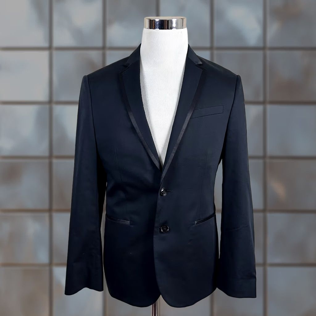 Express Express Sport Coat Black Cotton Blend Two-Button Vented 38S Fitted Photographer Jacket/Coat Men Regular Notch Lapel Solid Short Length Size US XS / EU 42 / 0 - 1 Thumbnail