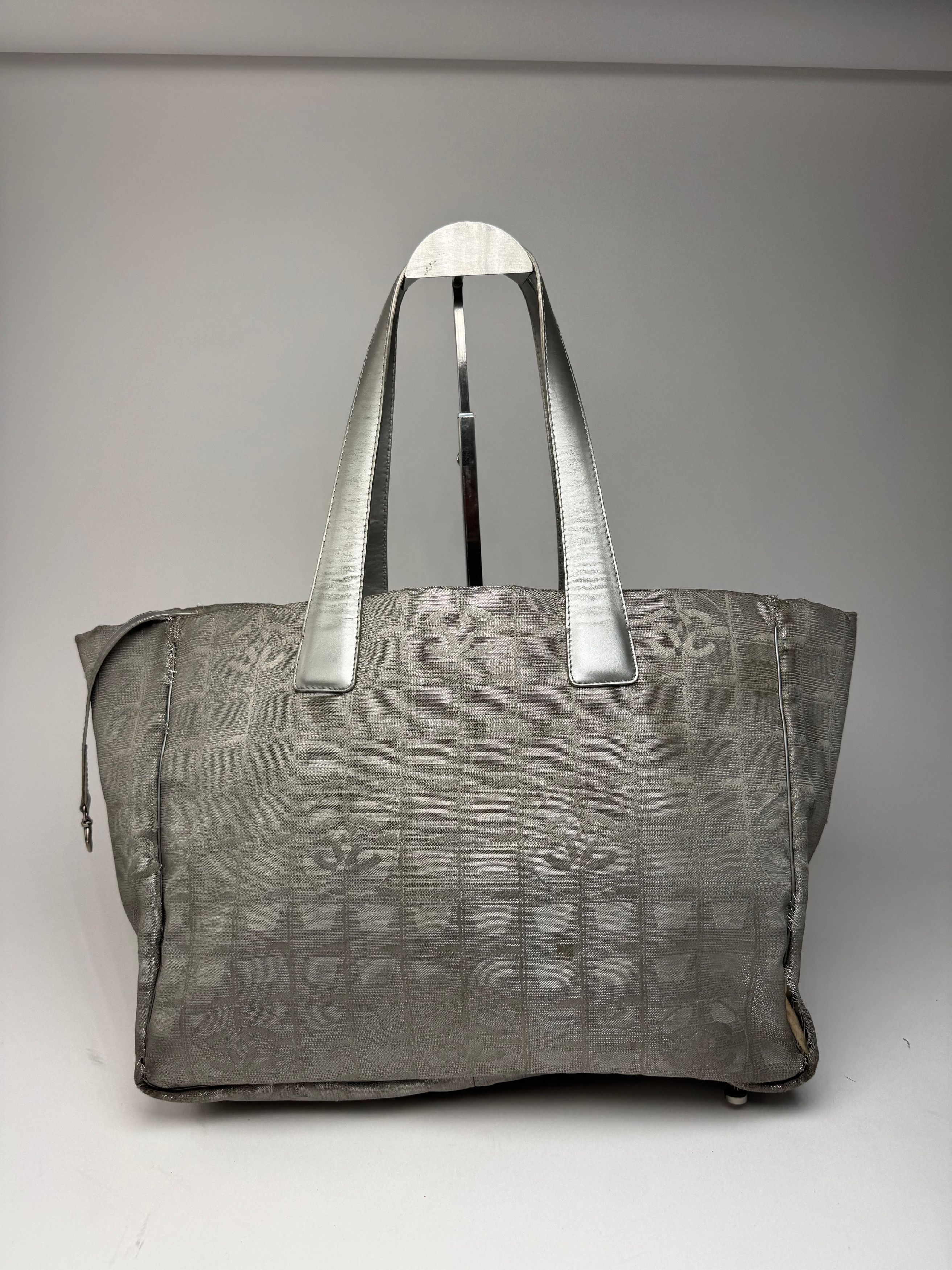 Vintage New Travel Line monogram Tote bag Silver