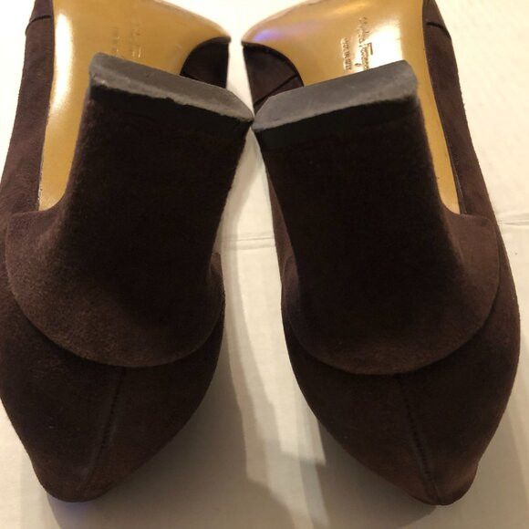 Salvatore Ferragamo women's leather suede pump size: 8.5 2AA