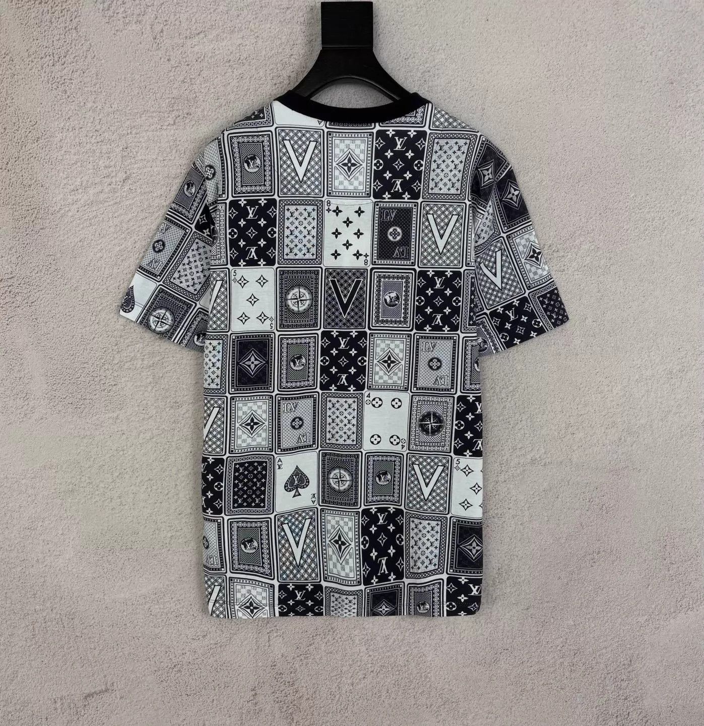 Louis Vuitton LV New Navy Poker Monogram Short Sleeve T-Shirt M Size US M / EU 48-50 / 2 - 2 Thumbnail