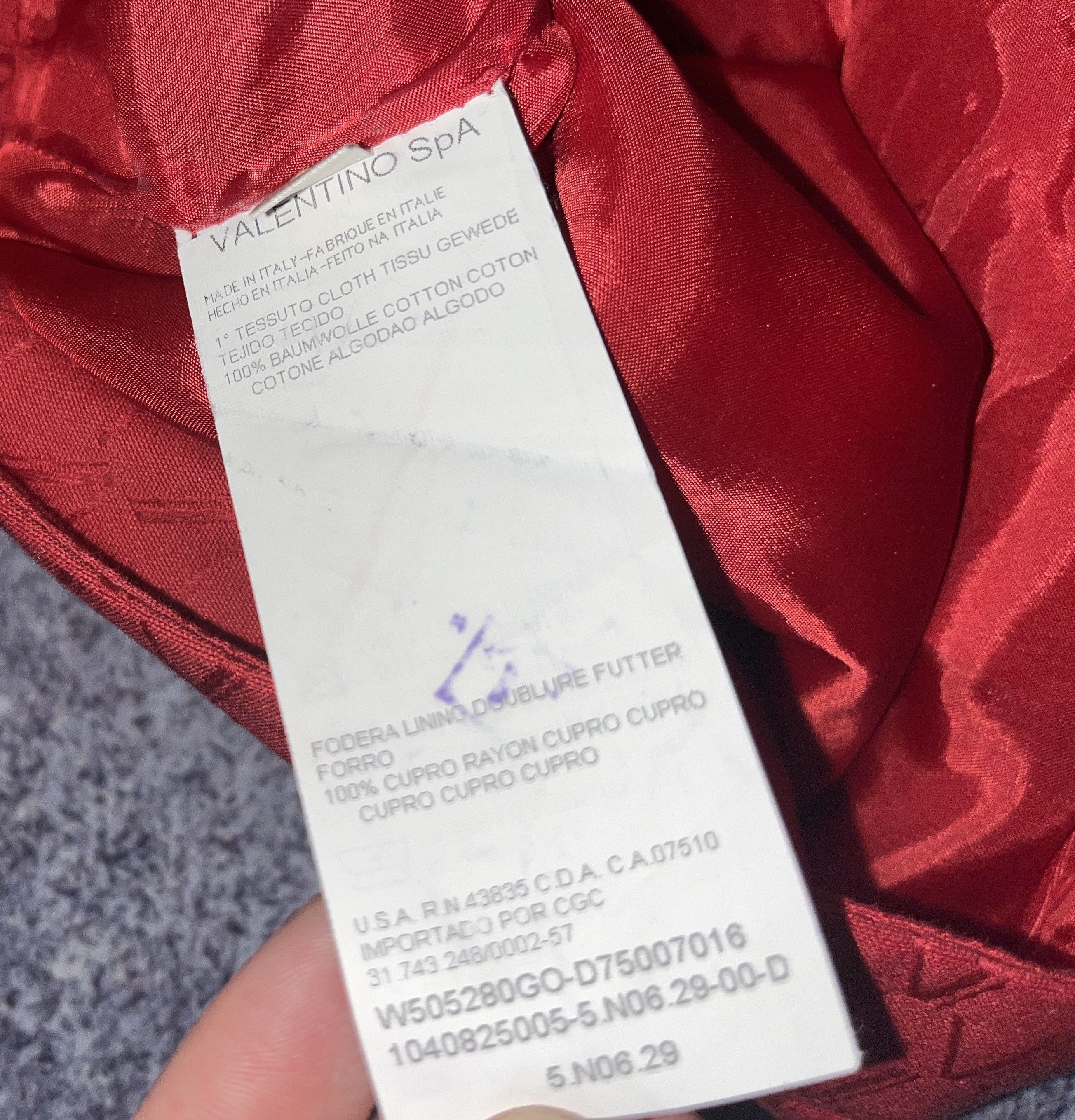 Valentino Vintage Beautiful Monogram Valentino Red Mini skirt Size 26" / US 2 / IT 38 - 7 Thumbnail