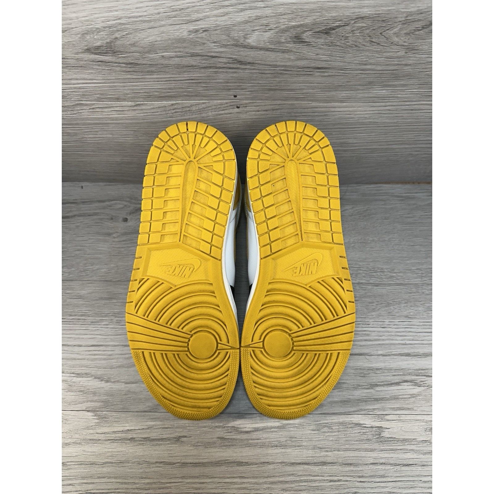 Jordan Brand Air Jordan 1 Retro OG High - Yellow Ochre - Size 10.5 Size US 10.5 / EU 43-44 - 6 Thumbnail