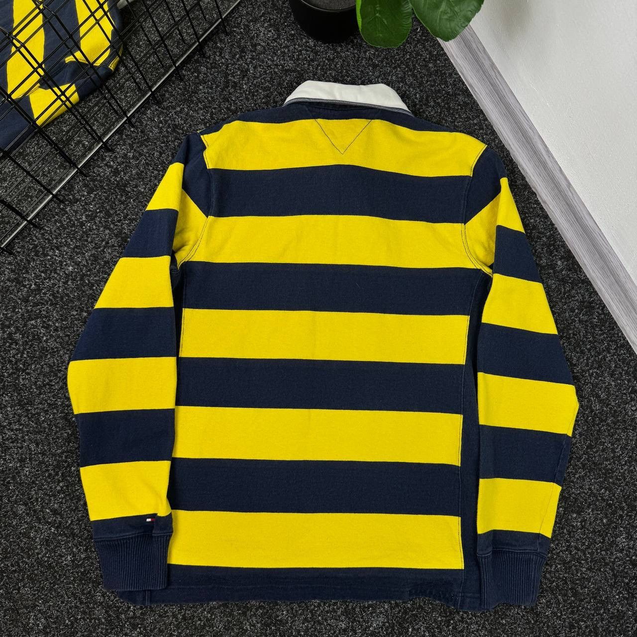 Tommy Hilfiger Rugby stripped vintage Tommy Hilfiger jersey size L Size US L / EU 52-54 / 3 - 7 Thumbnail