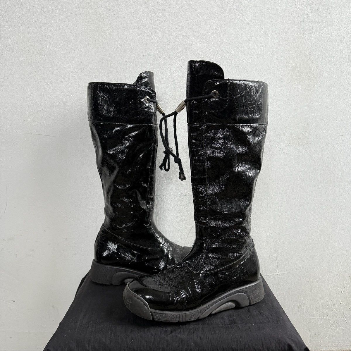 If Six Was Nine Vintage Y2K Bumper Patent Leather Knee High Lace Up Boots Size US 8 / IT 38 - 3 Thumbnail