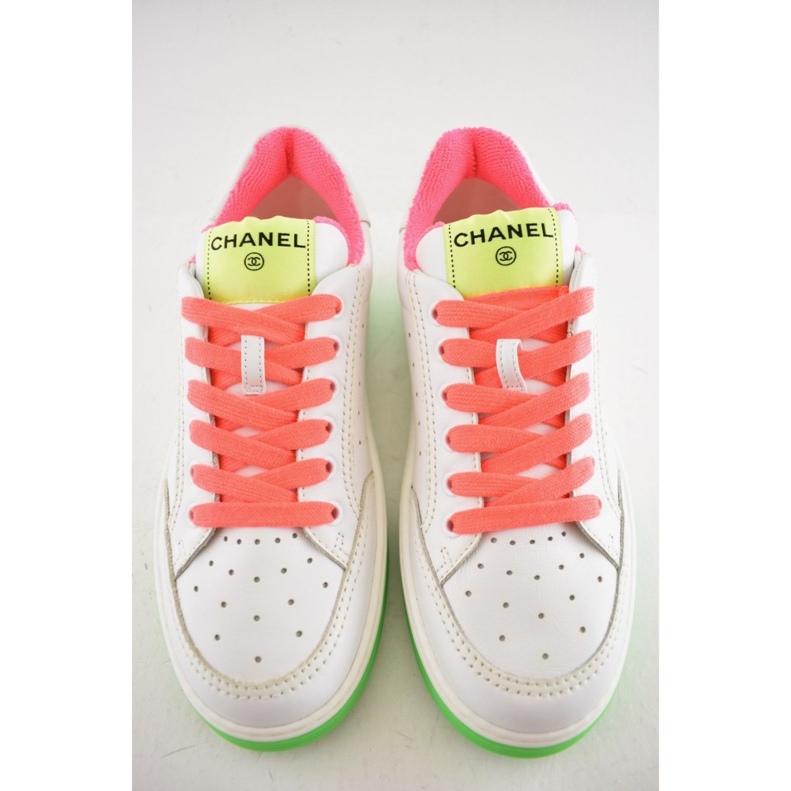 Chanel Chanel Neon CC Logo Flat Lace Up Runner Trainer Sneaker 37 Size US 7 / IT 37 - 5 Thumbnail
