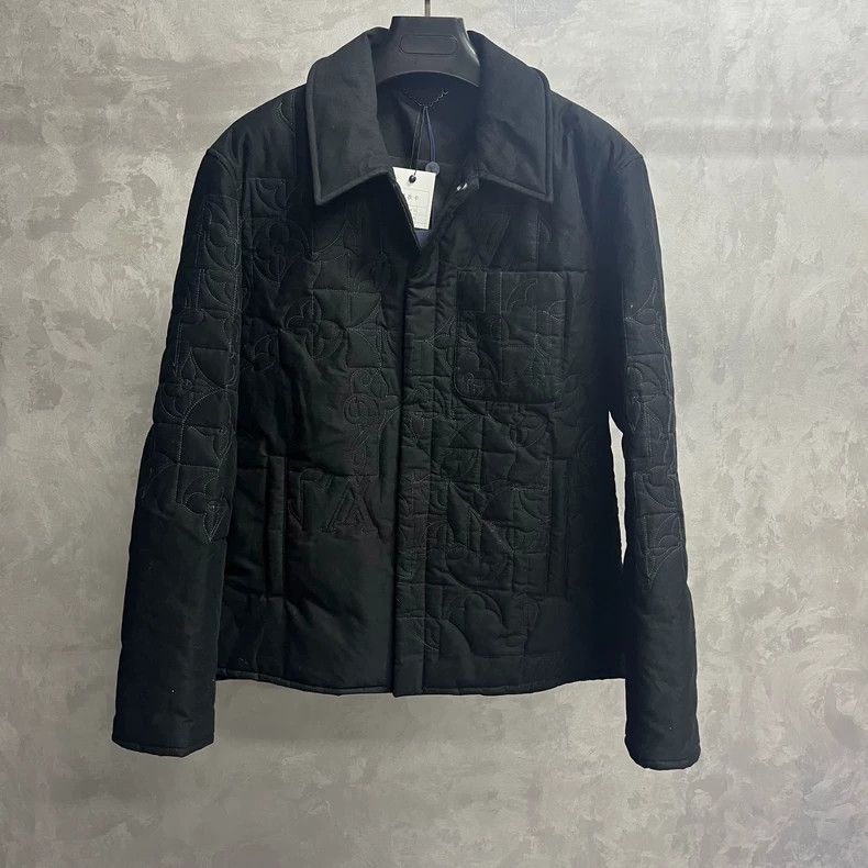 Louis Vuitton LOUIS VUITTON Black solid logo zip-up long-sleeve jacket 25 Size US M / EU 48-50 / 2 - 1 Thumbnail